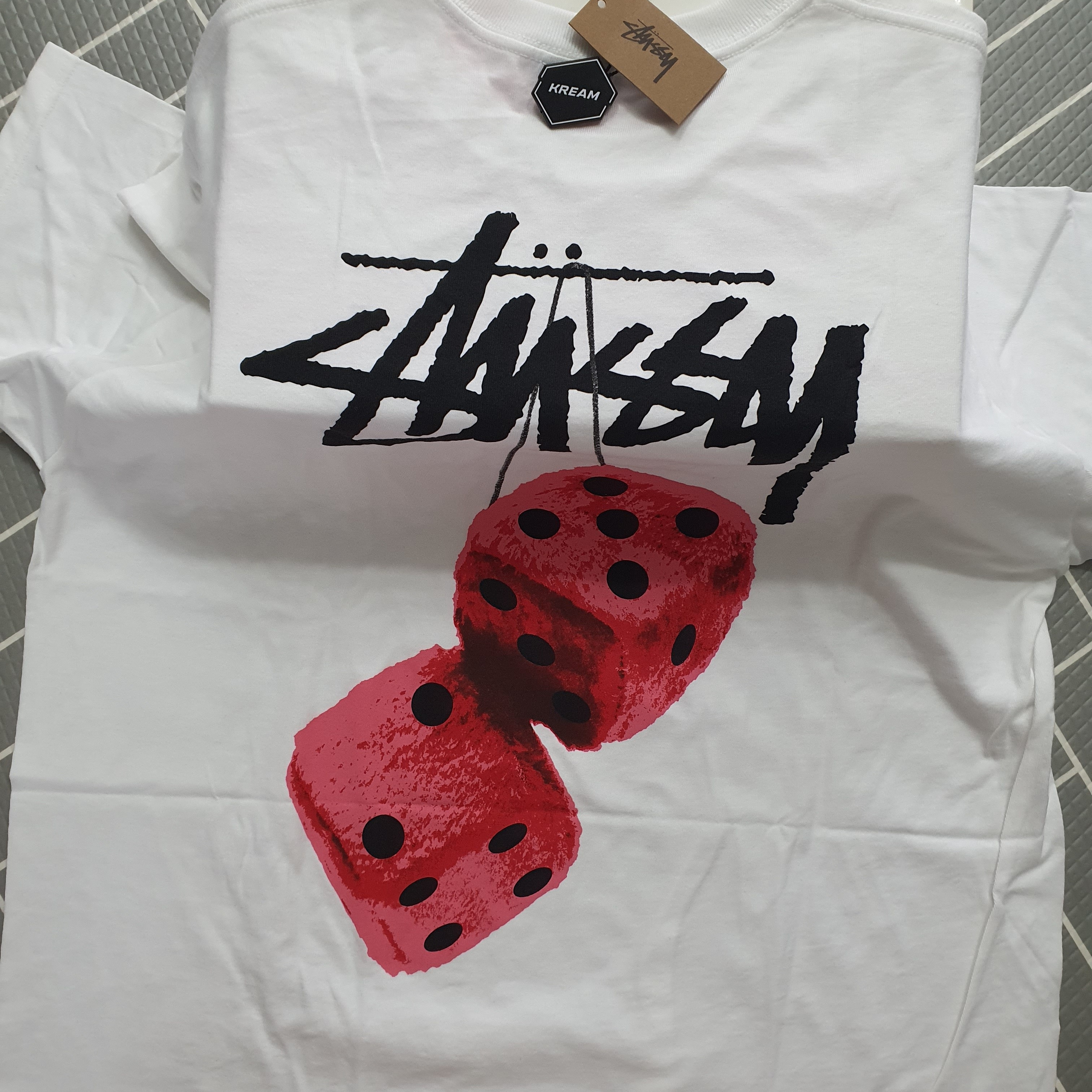 Stussy Big Link T-Shirt White, Stussy Fuzzy Dice T-Shirt White 착용 스타일 - 3