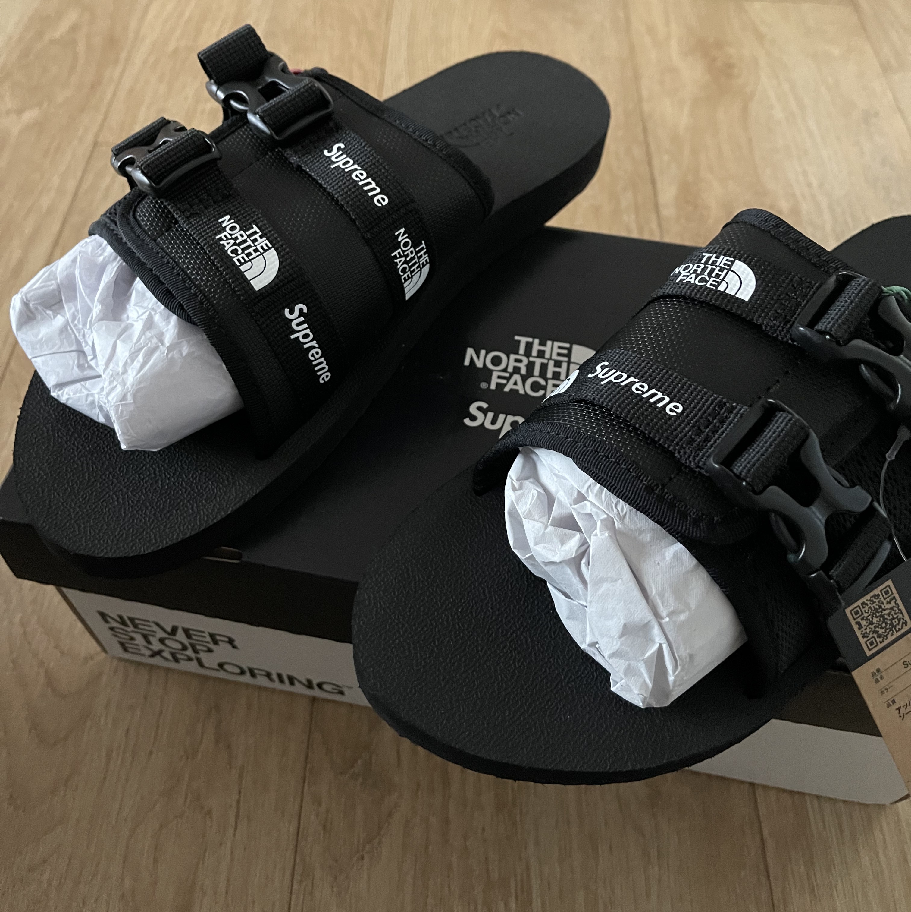 Supreme x The North Face Trekking Sandal Black - 22SS 착용 스타일