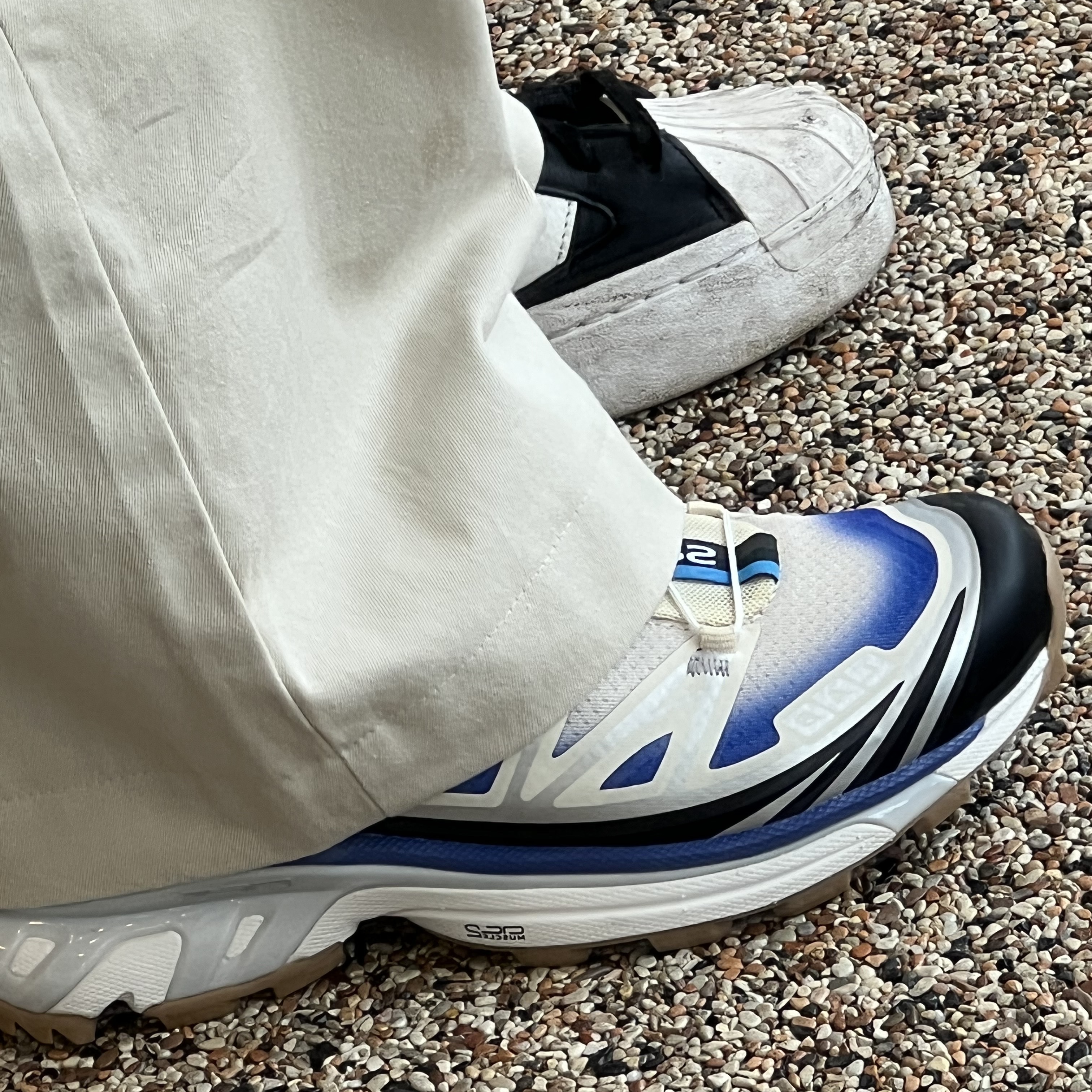 Salomon XT-6 Skyline Bleached Sand Dazzling Blue, Y-3 Yohji Star Black White 착용 스타일 - 1