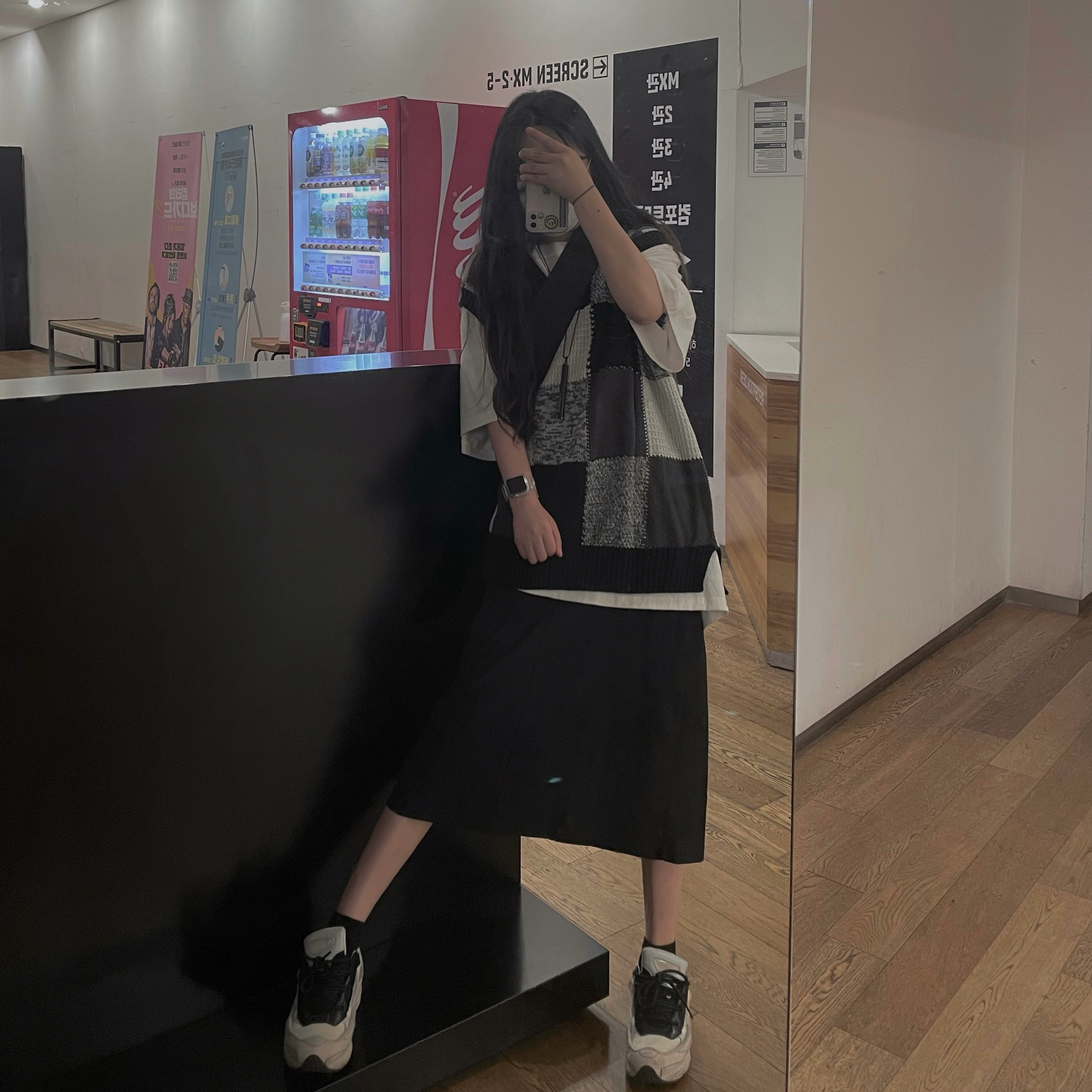 Adidas x Raf Simons Ozweego 3 Cream White Core Black, Stussy 8 Ball T-Shirt White - 22SS 착용 스타일 - 1