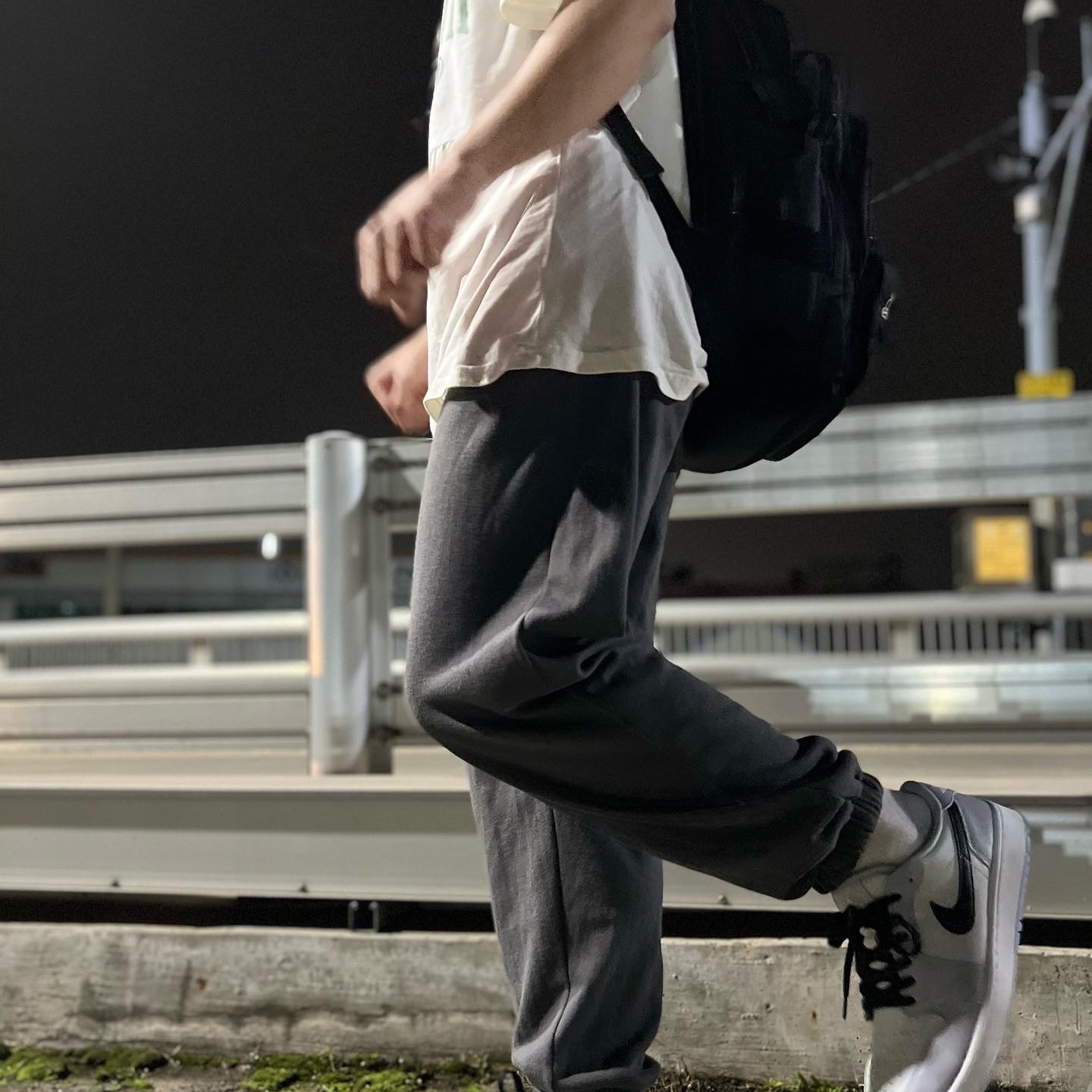 Jordan 1 Low Golf Wolf Grey 착용 스타일 - 1