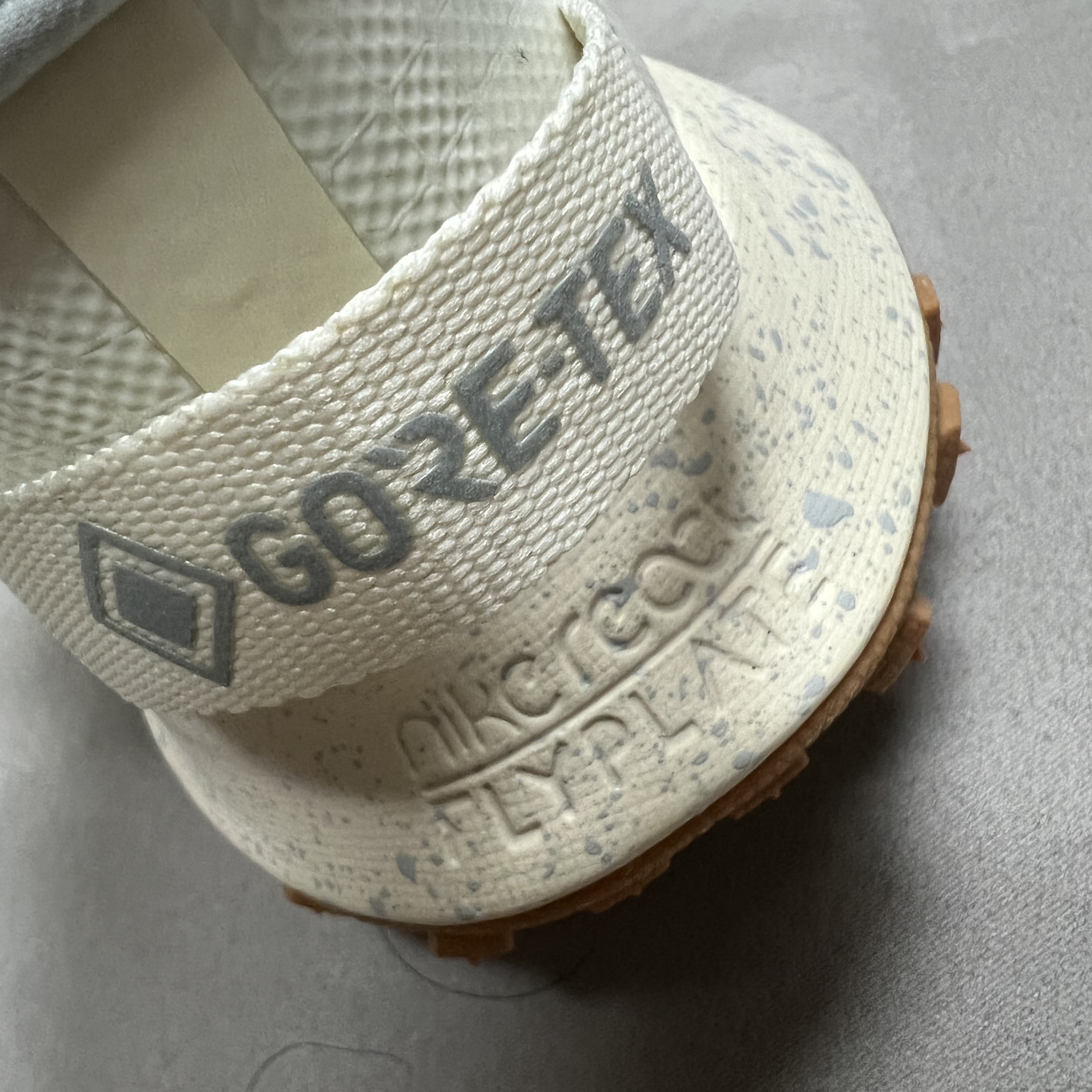 Nike ACG Mountain Fly Low Gore-Tex SE Sea Glass 착용 스타일 - 3