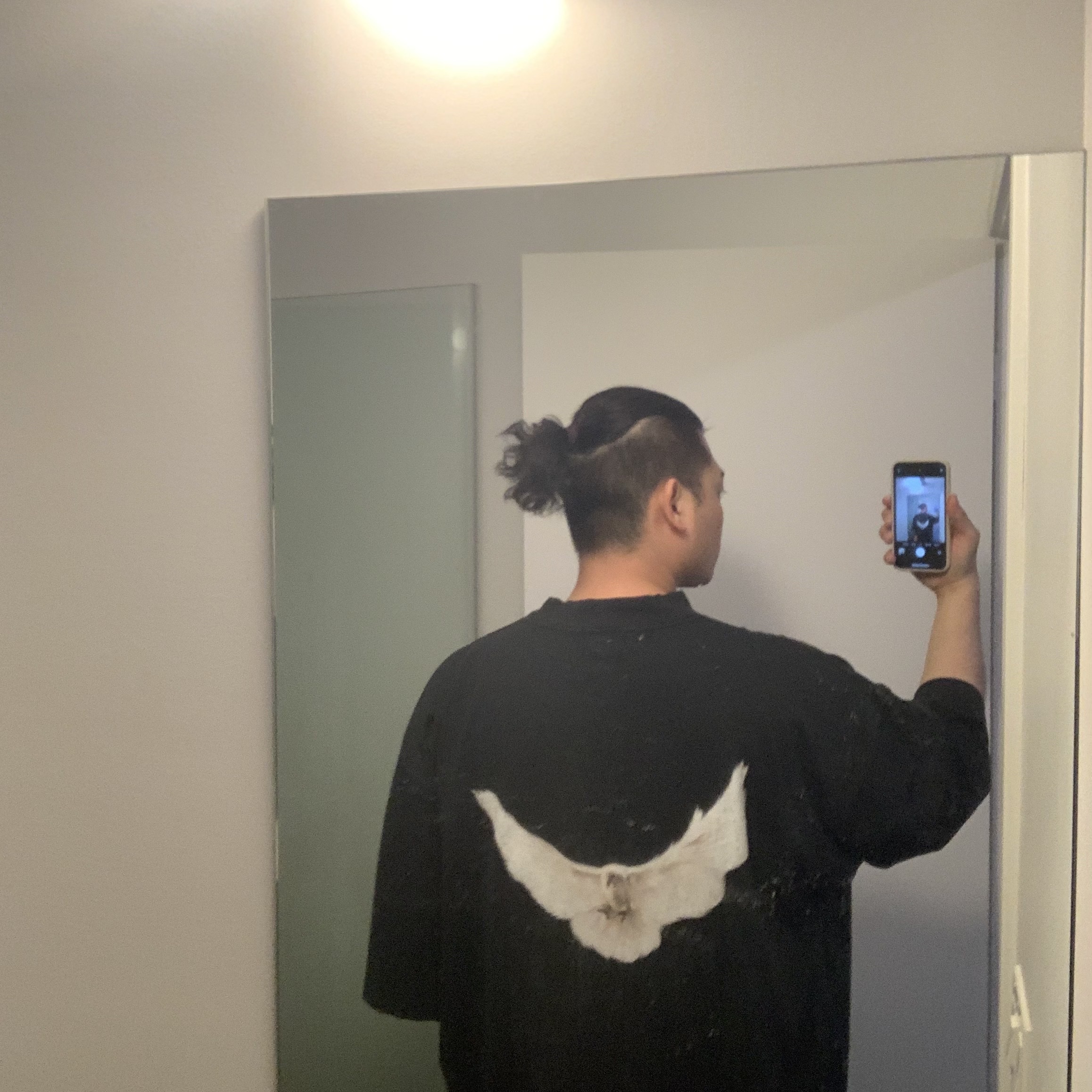 Yeezy Gap Engineered By Balenciaga Dove 3/4 Sleeve T-Shirt Washed Black 착용 스타일