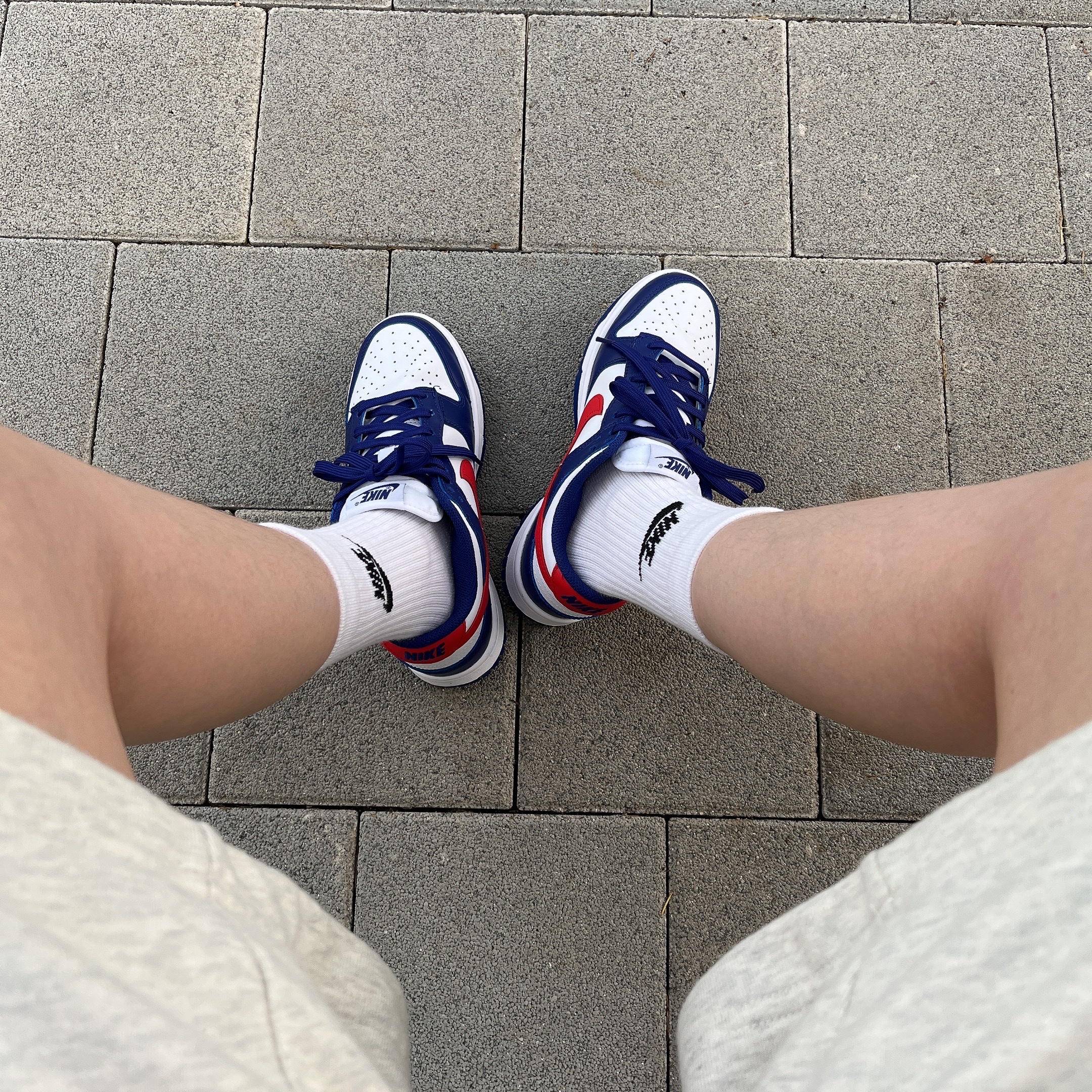 (W) Nike Dunk Low White and University Red 착용 스타일