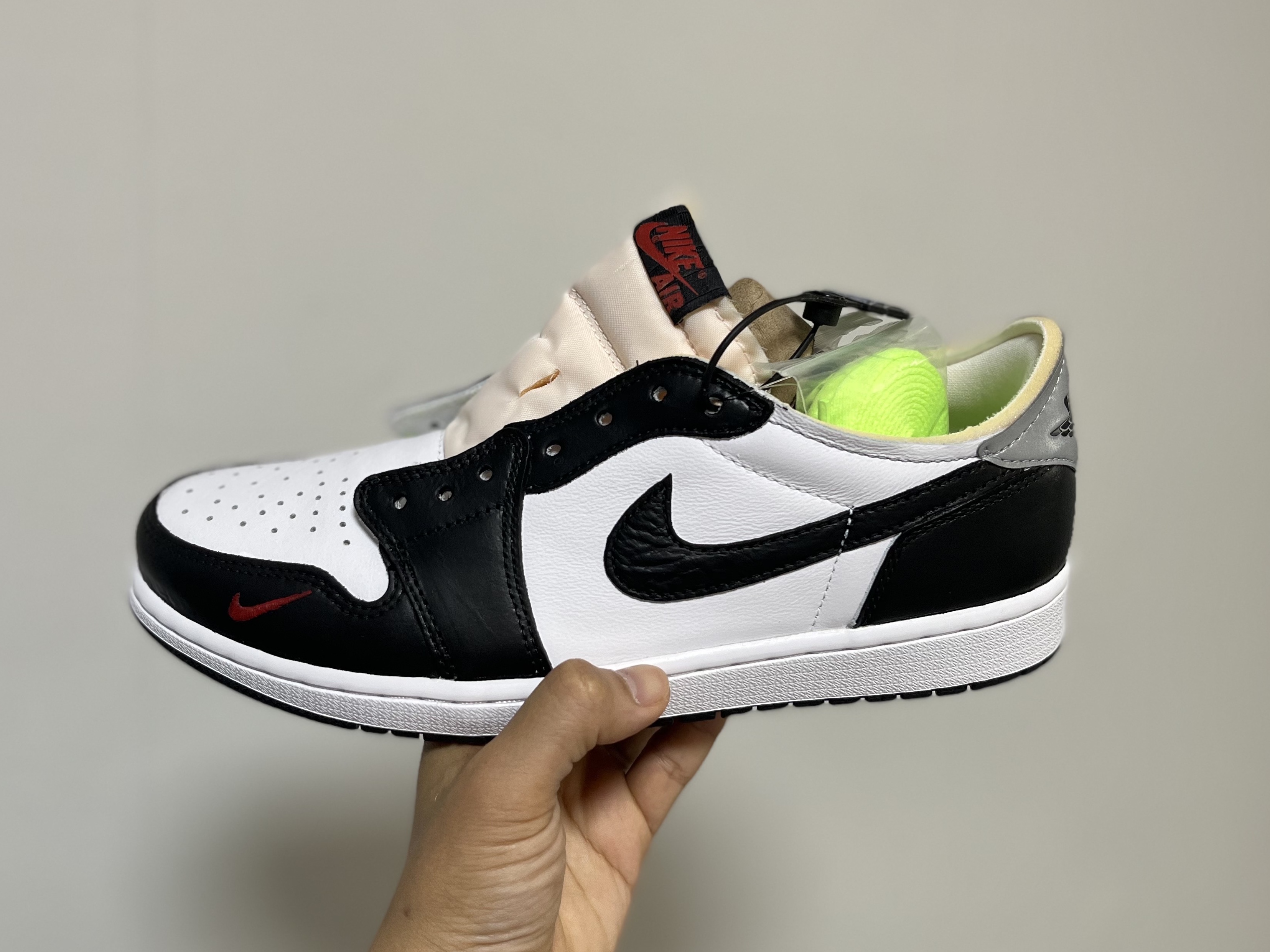 Jordan 1 Low OG Ghost Green 착용 스타일 - 2