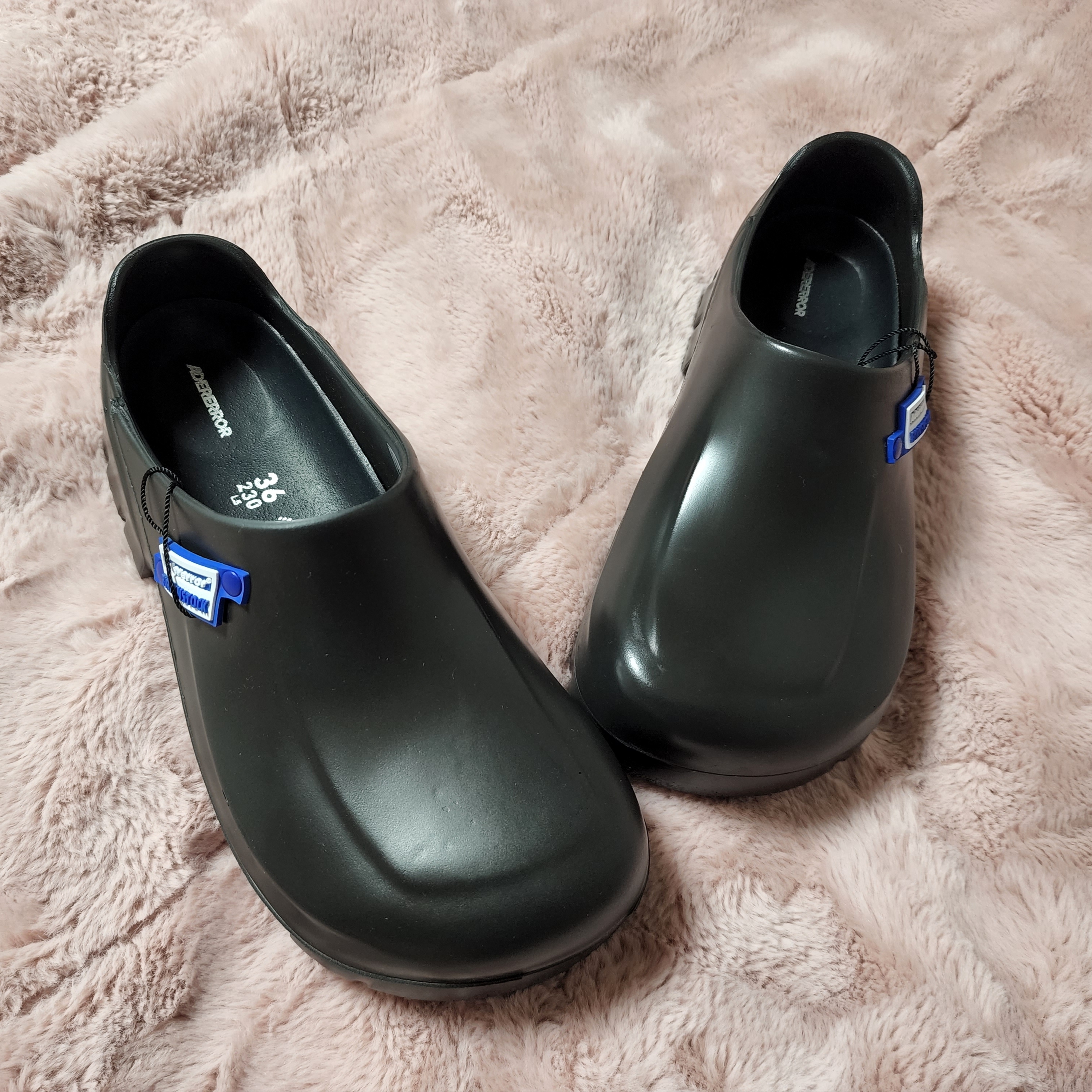 Birkenstock x Ader Error A630 Black, Ader Error Trace Admore Crossbody Bag Blue - 21FW 착용 스타일 - 3