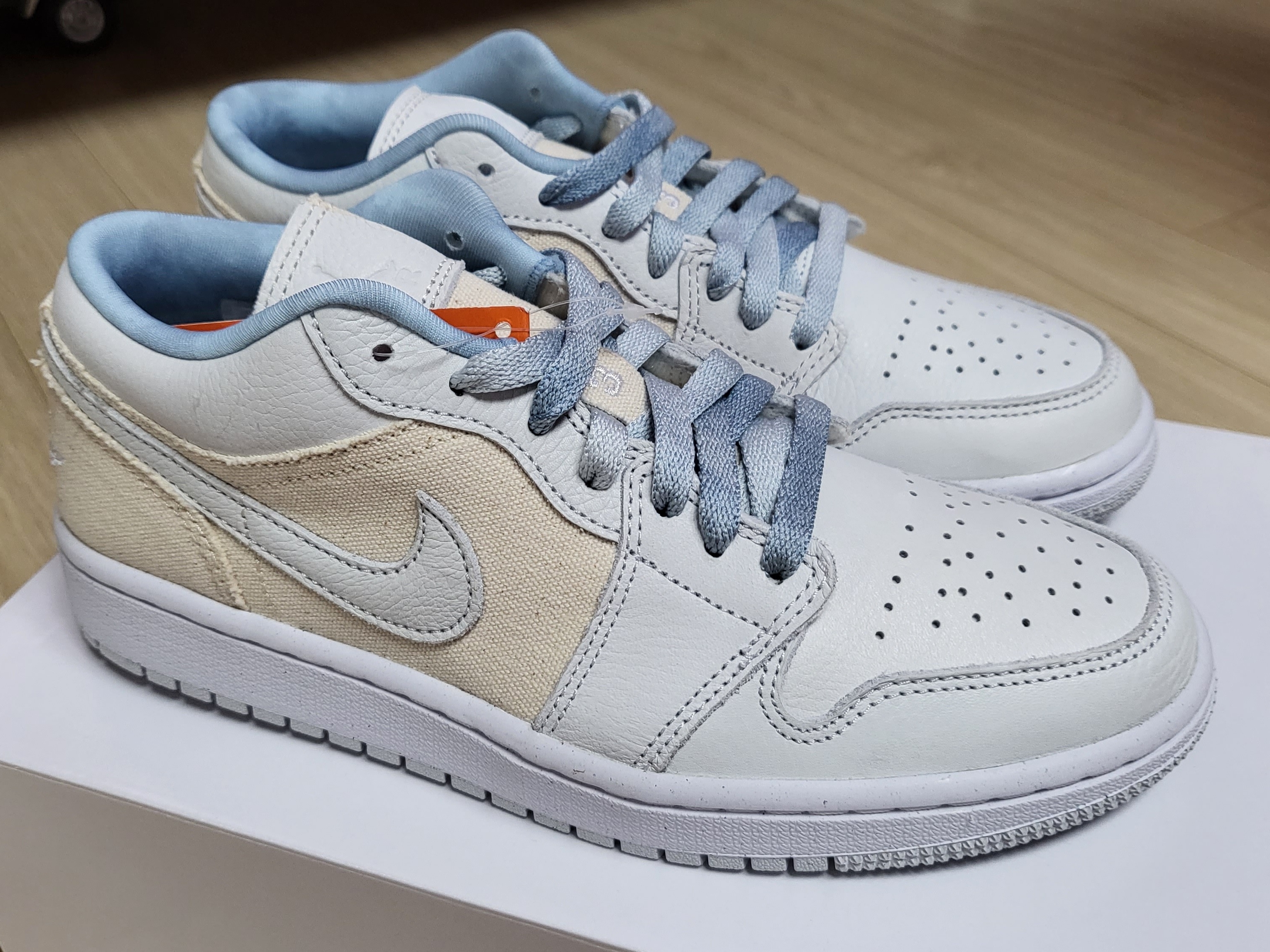 (W) Jordan 1 Low Canvas 착용 스타일 - 2