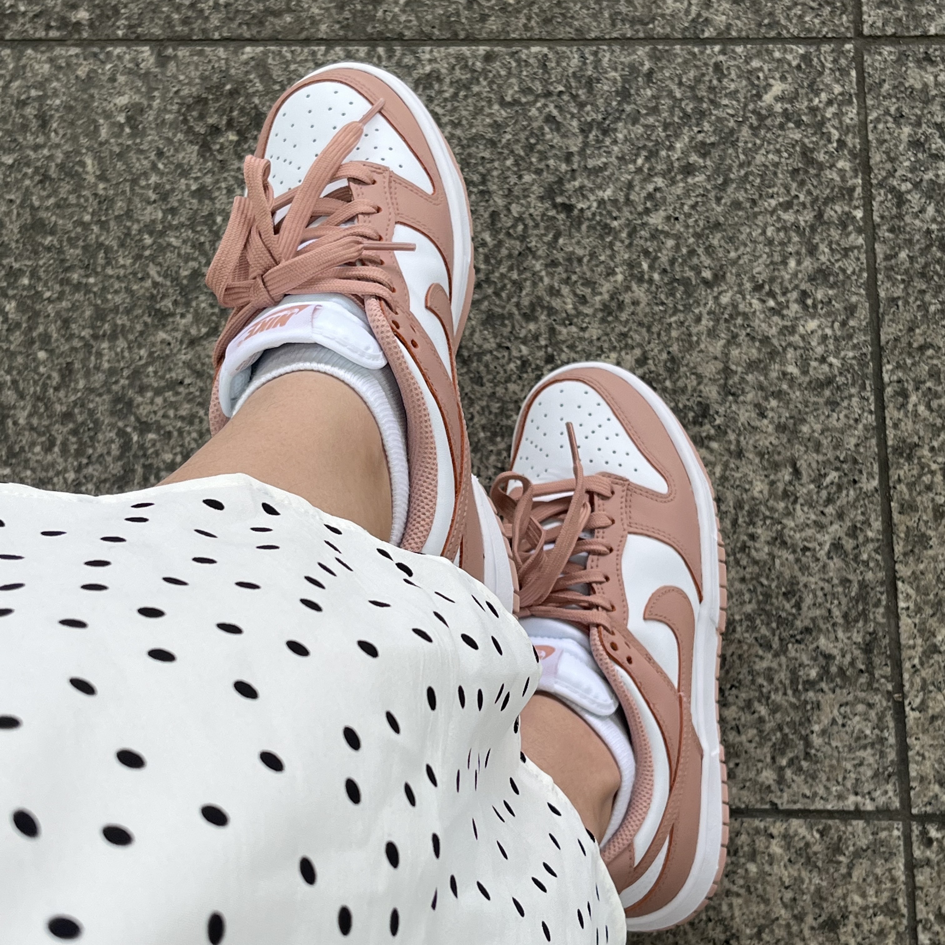 (W) Nike Dunk Low Rose Whisper 착용 스타일 - 2