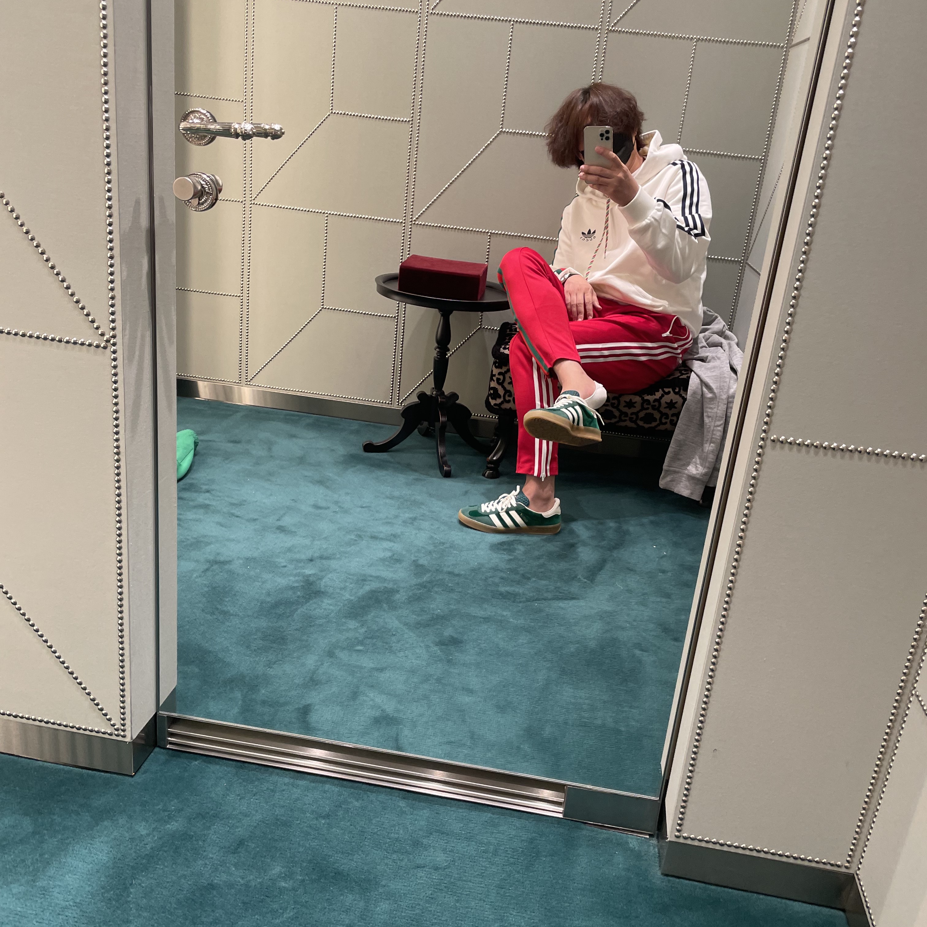 Gucci x Adidas Gazelle Sneakers Green Suede 착용 스타일