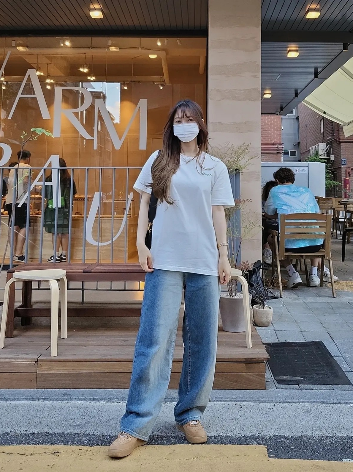 Kenzo Poppy T-Shirt Off White, Nike x Supreme Air Force 1 Low Flax 착용 스타일 - 1