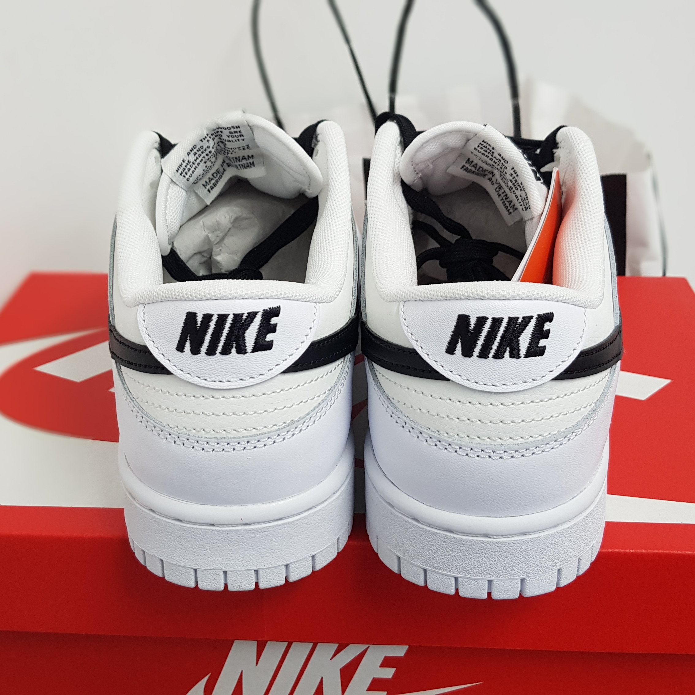 Nike Dunk Low Retro Summit White 착용 스타일 - 2