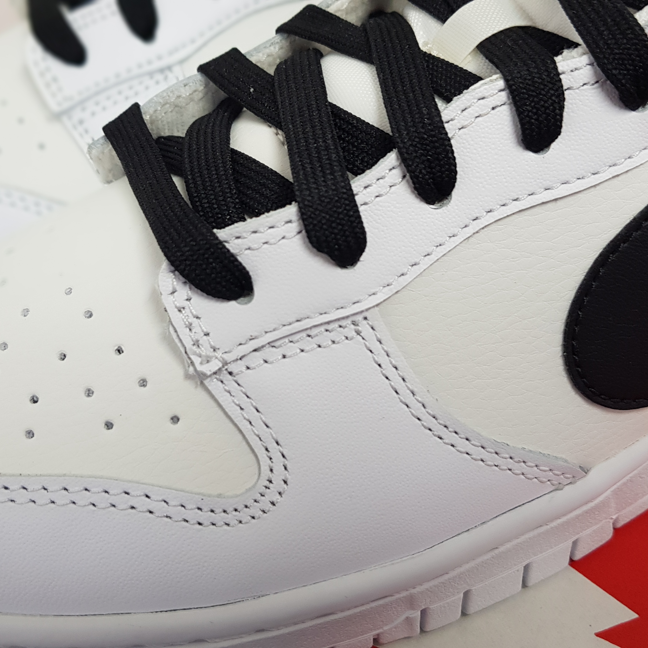 Nike Dunk Low Retro Summit White 착용 스타일 - 3
