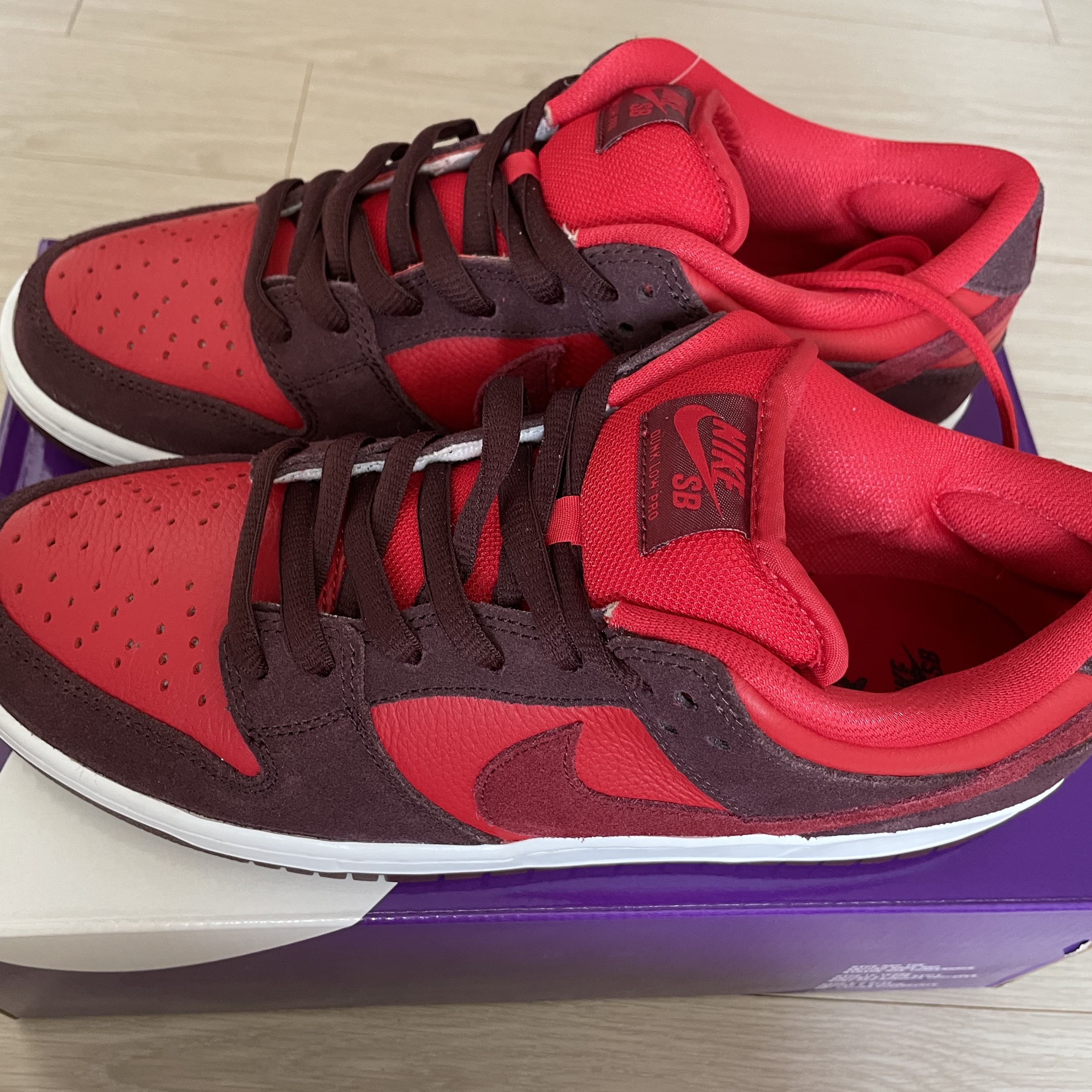 Nike Dunk Low Retro Black, Nike SB Dunk Low Pro Cherry 착용 스타일 - 3