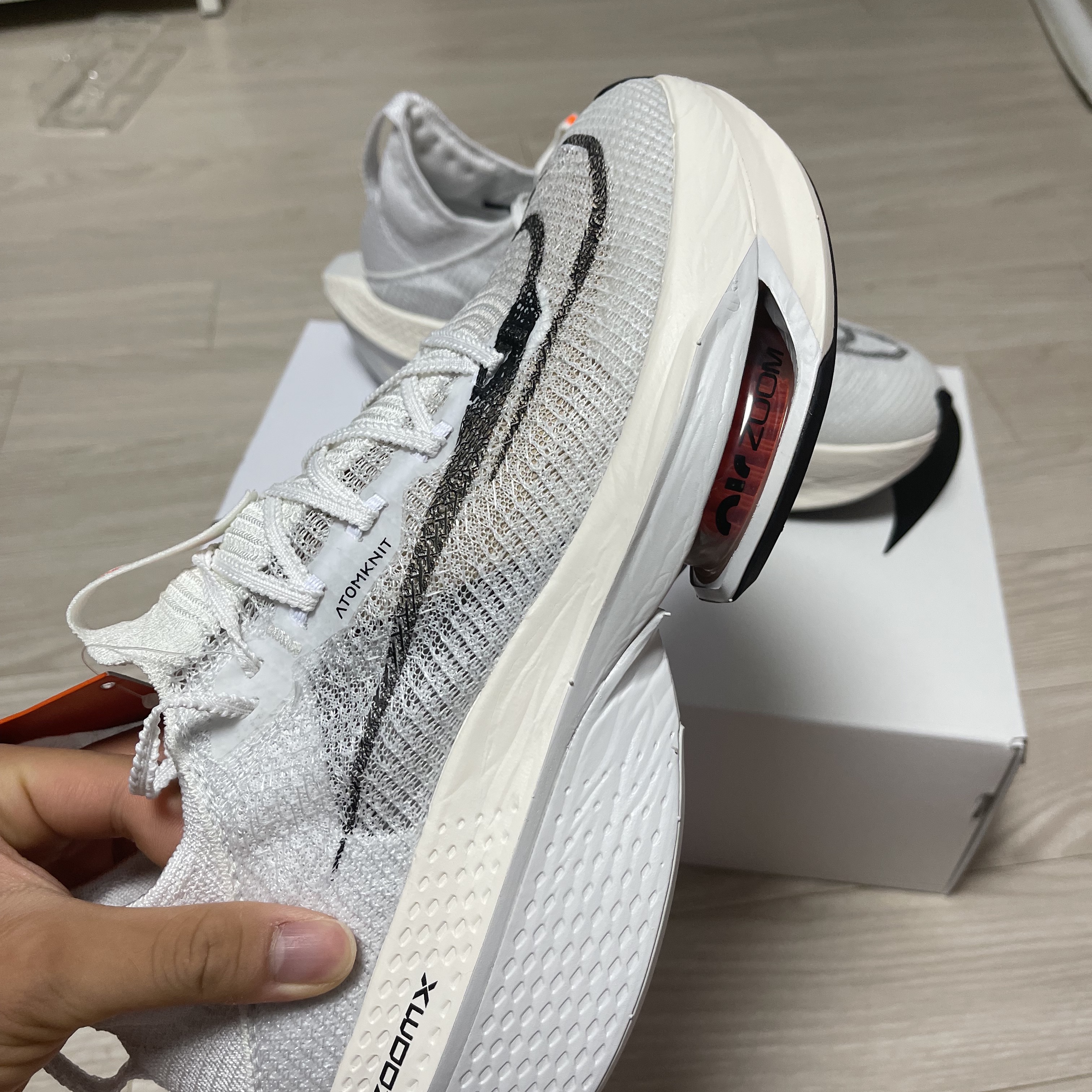 Nike Air Zoom Alphafly Next% 2 Proto White 착용 스타일 - 2