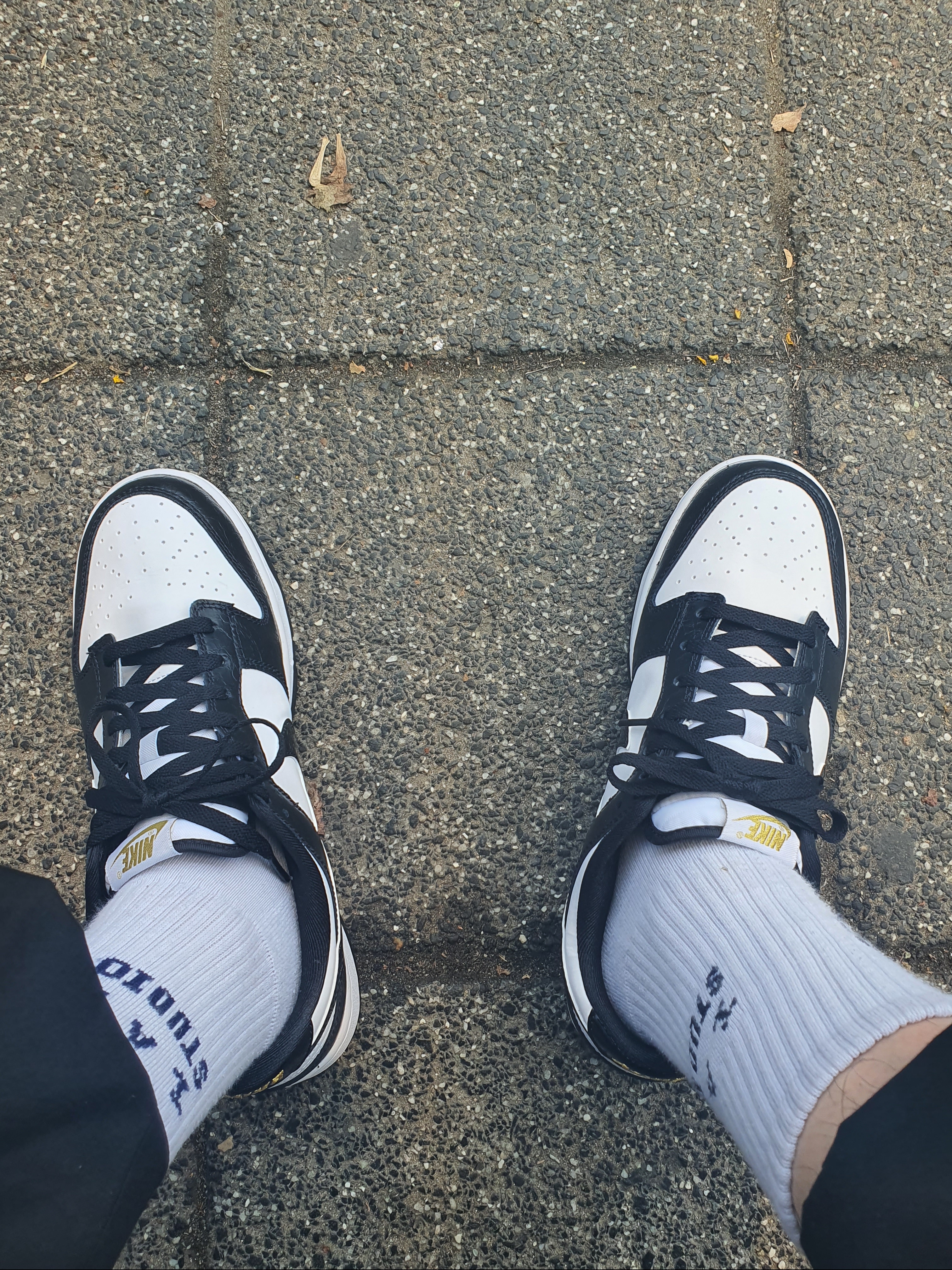 Nike Dunk Low Retro SE Black 착용 스타일 - 1