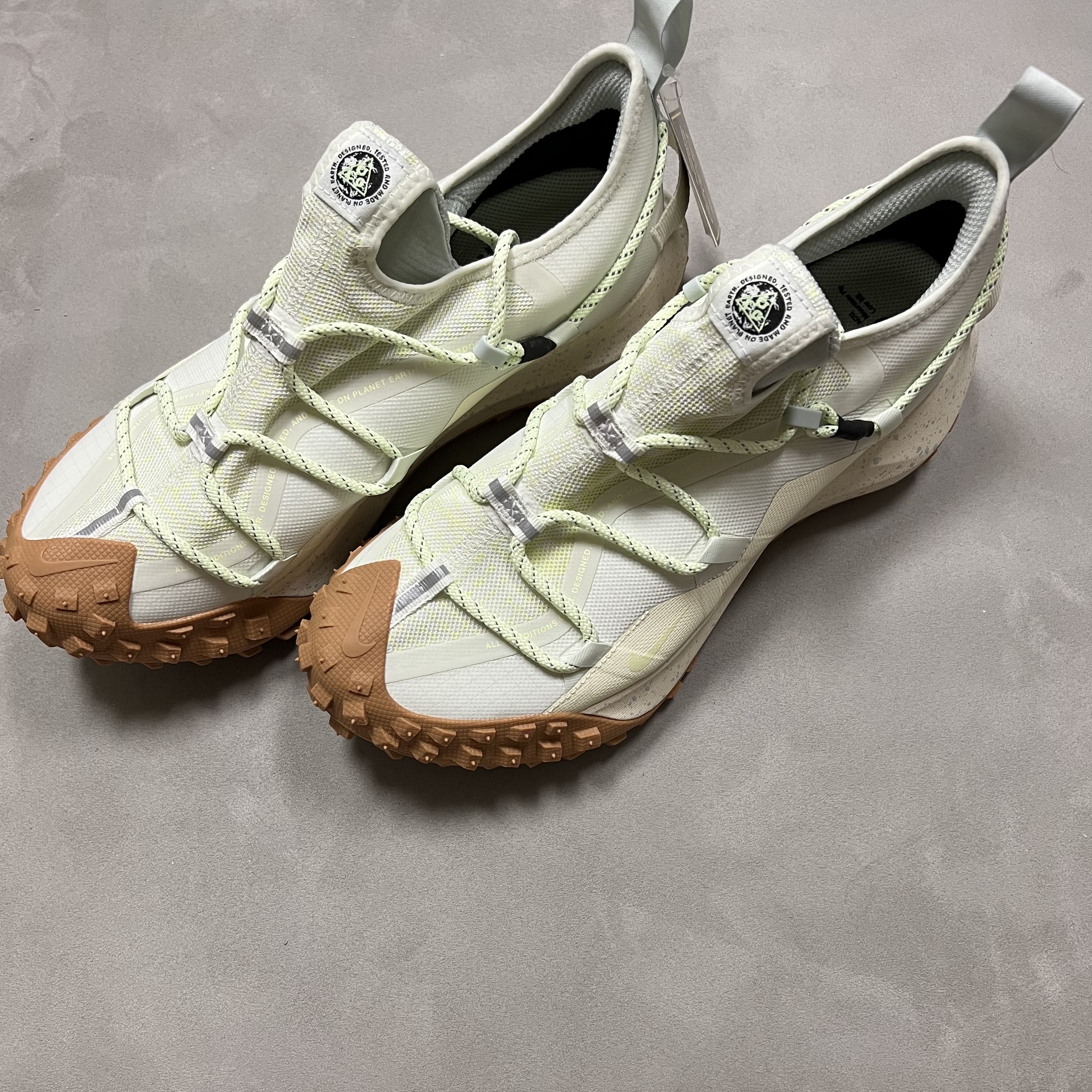 Nike ACG Mountain Fly Low Gore-Tex SE Sea Glass 착용 스타일 - 1