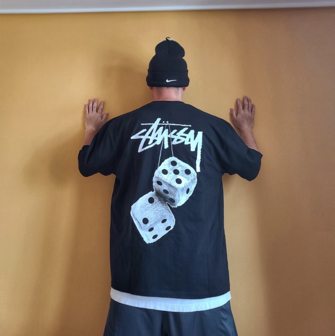 Nike x Stussy NRG Cuffed Beanie Black, Stussy Fuzzy Dice T-Shirt Black 착용 스타일