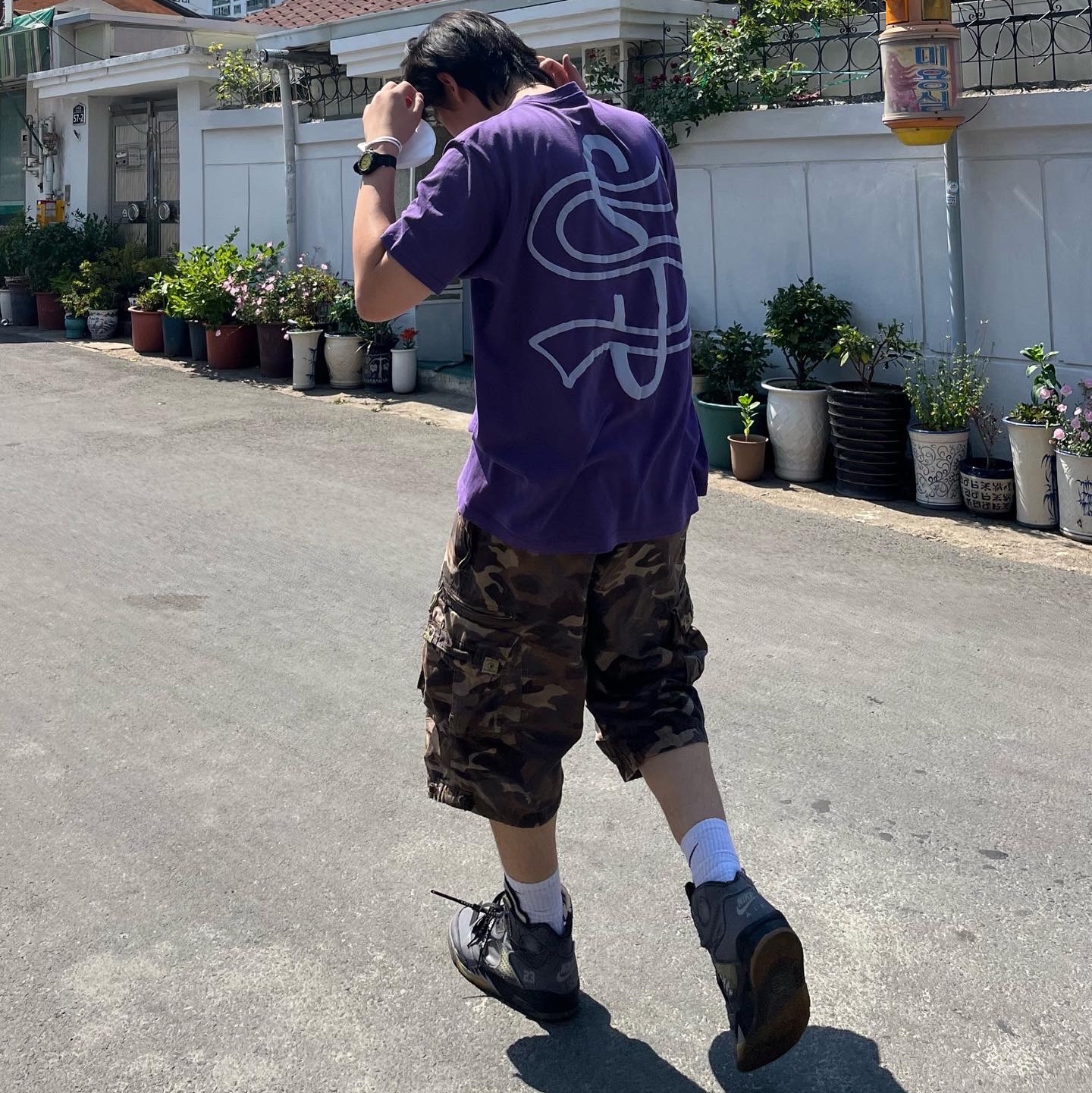 Stussy Big League T-Shirt Purple, Jordan 5 x Off-White Retro SP Black Muslin 착용 스타일