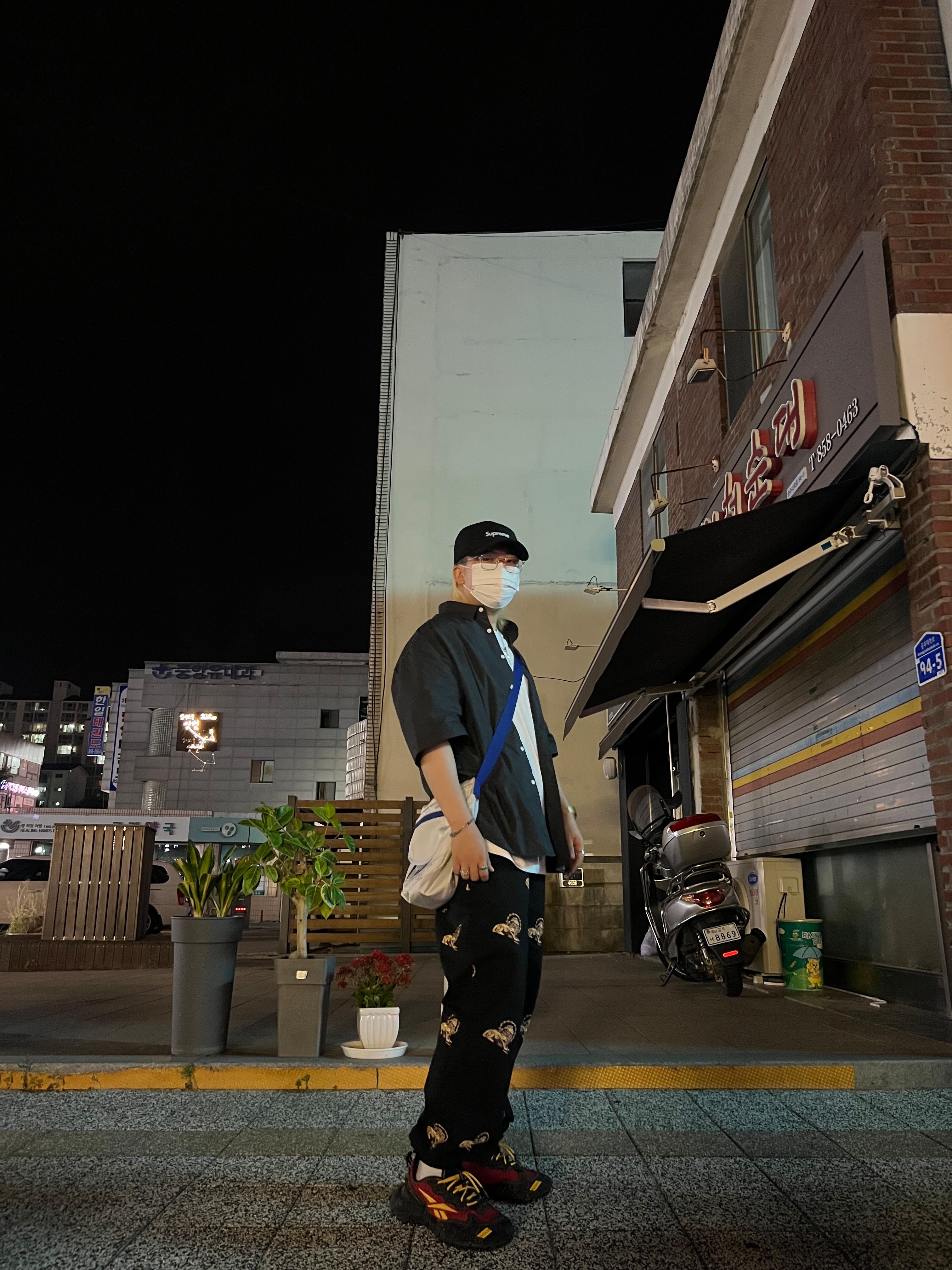 Supreme Waxed Cotton Camp Cap Black - 21FW, Reebok x A$AP Nast Zig Kinetica II Edge Vector Red Core Black 착용 스타일 - 1
