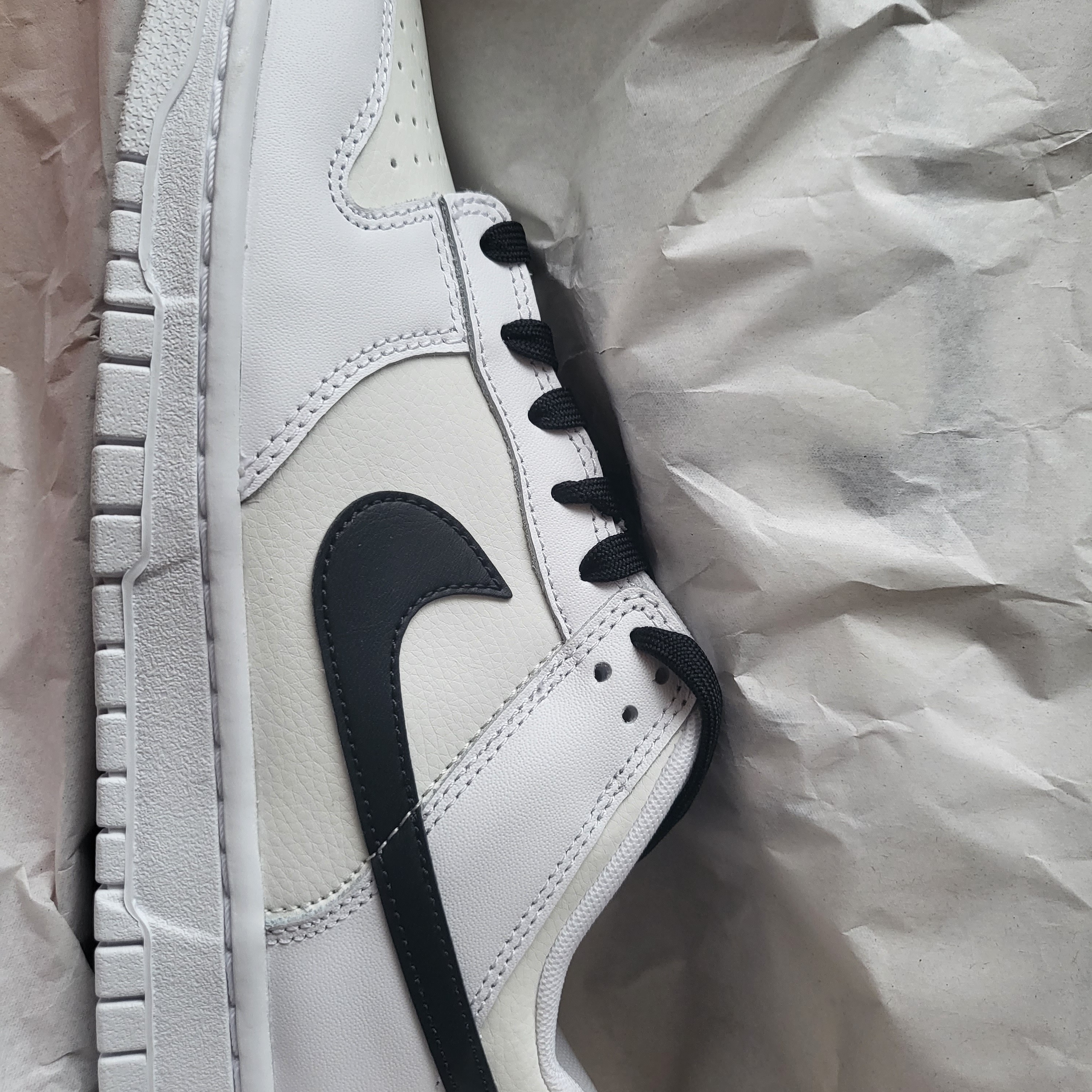 Nike Dunk Low Retro Summit White, (GS) Nike Dunk Low Black 착용 스타일 - 3