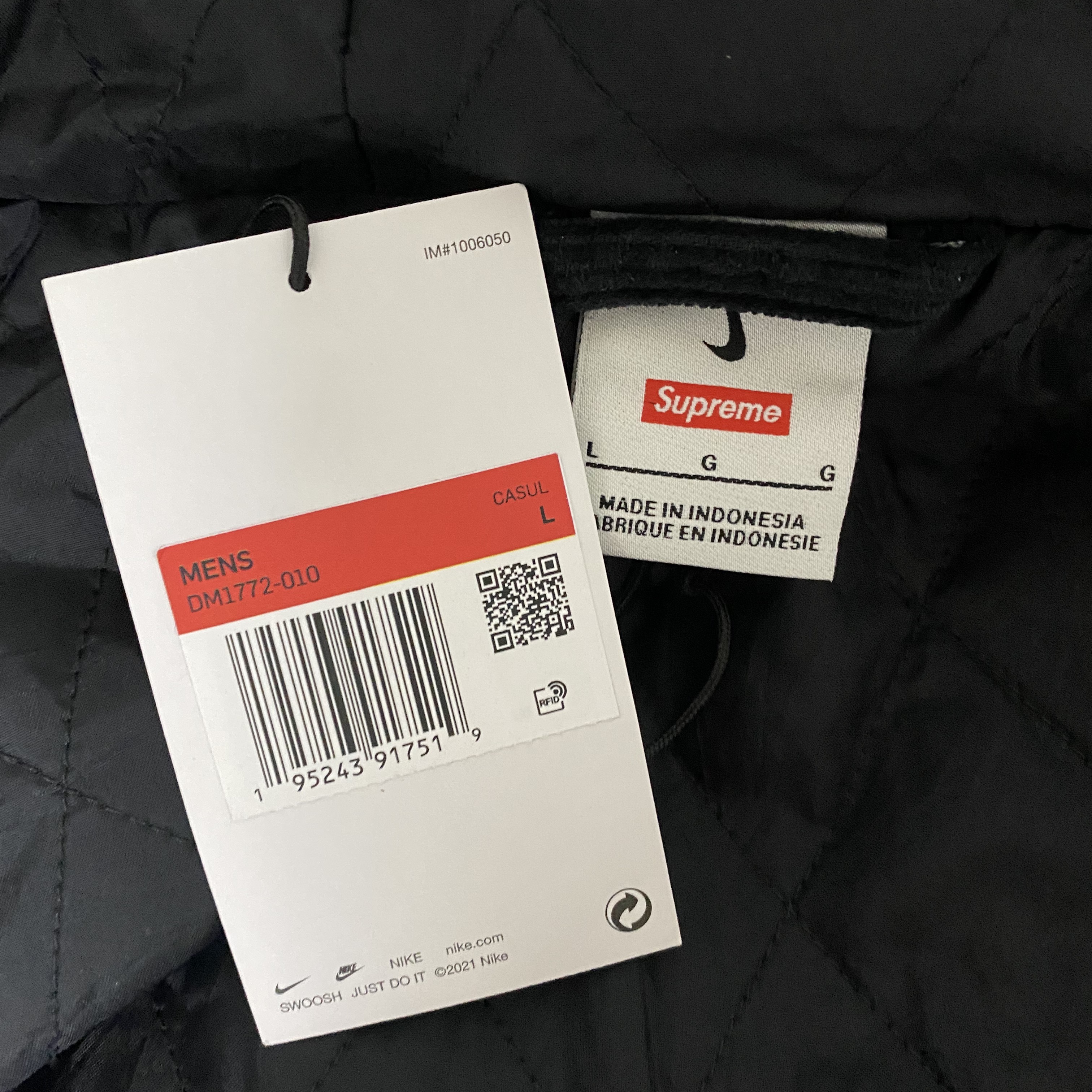 Supreme x Nike Arc Corduroy Hooded Jacket Black - 22SS 착용 스타일 - 1