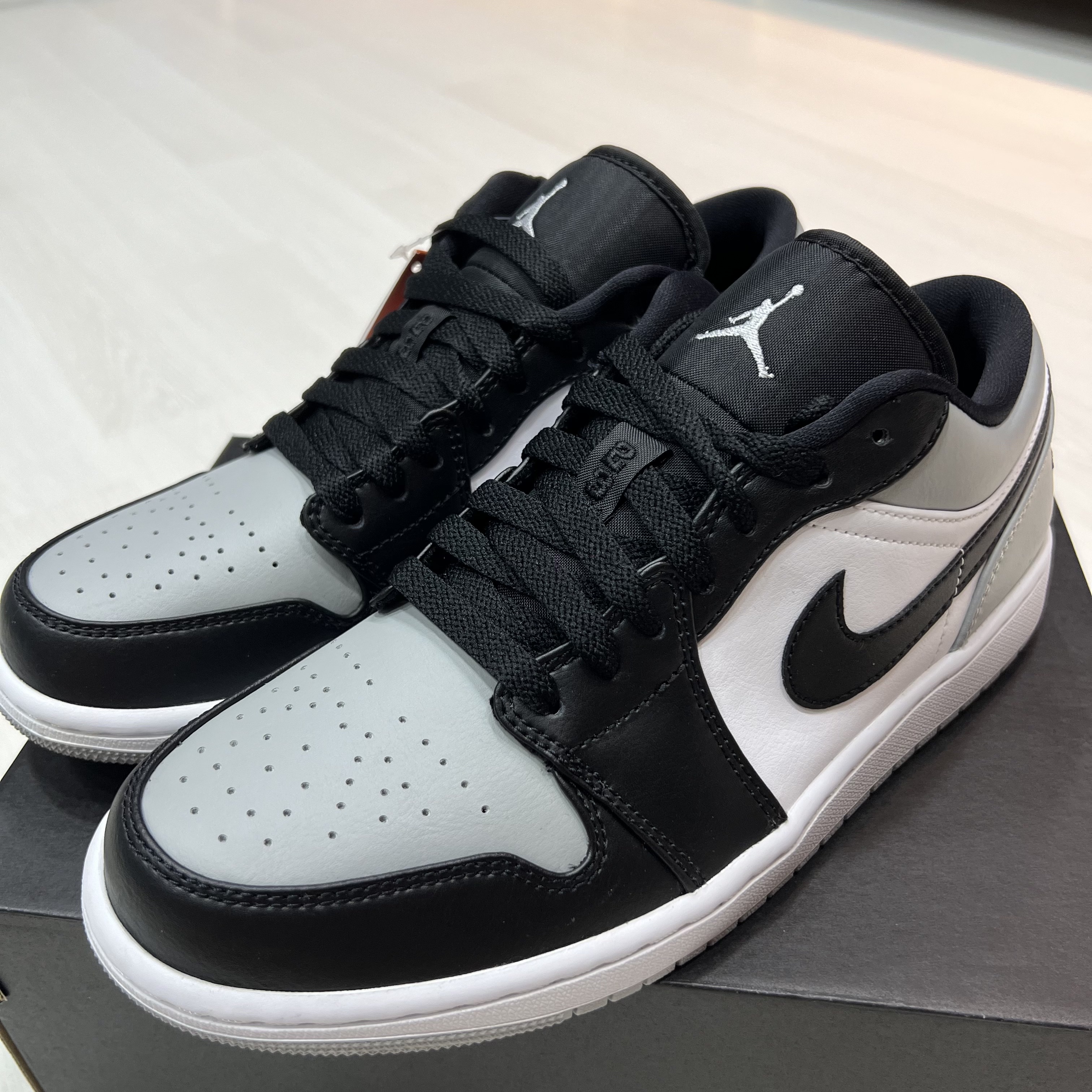 Jordan 1 Low Light Smoke Grey Black 착용 스타일 - 2
