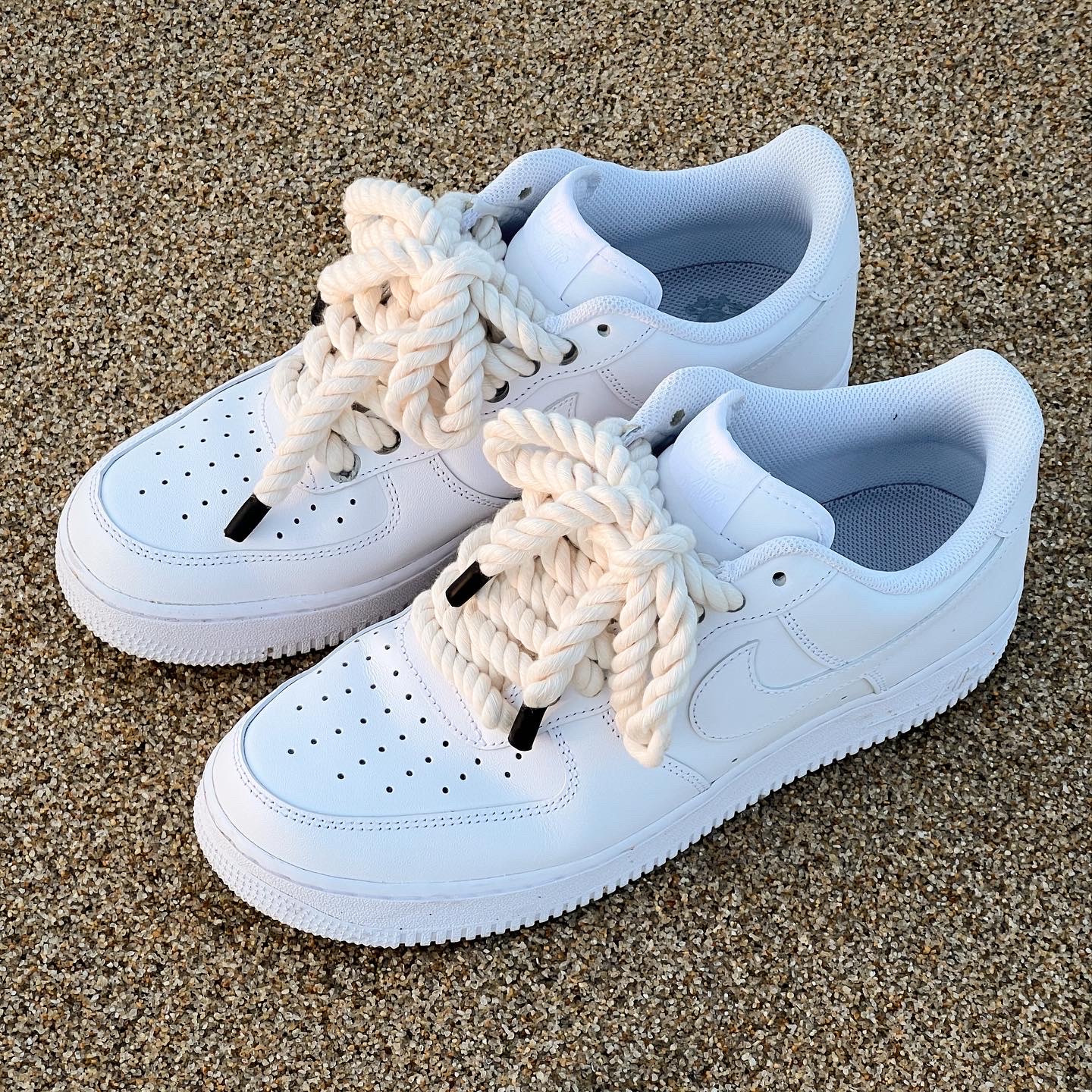 Nike Air Force 1 '07 Low White, (W) Nike Air Force 1 '07 Low White 착용 스타일 - 2