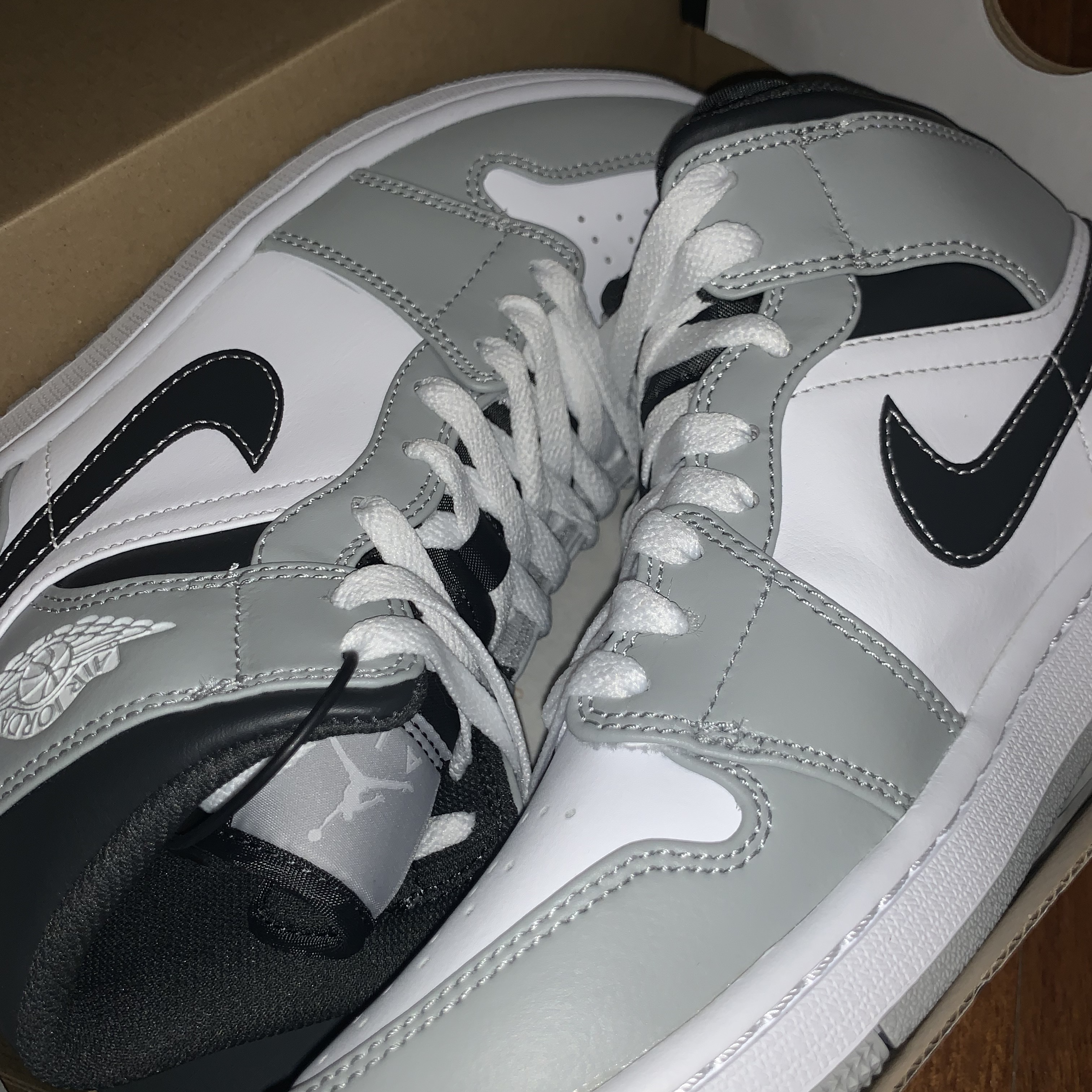 Jordan 1 Mid Light Smoke Grey Anthracite 착용 스타일