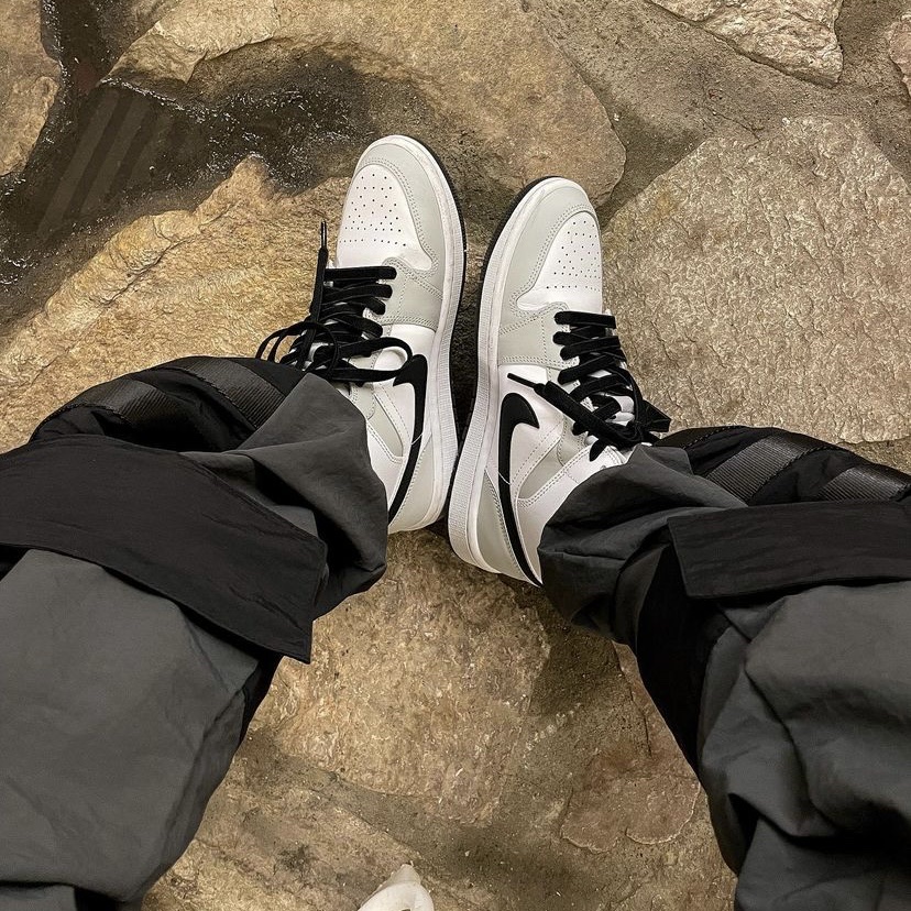 Jordan 1 Mid Light Smoke Grey Anthracite 착용 스타일 - 2