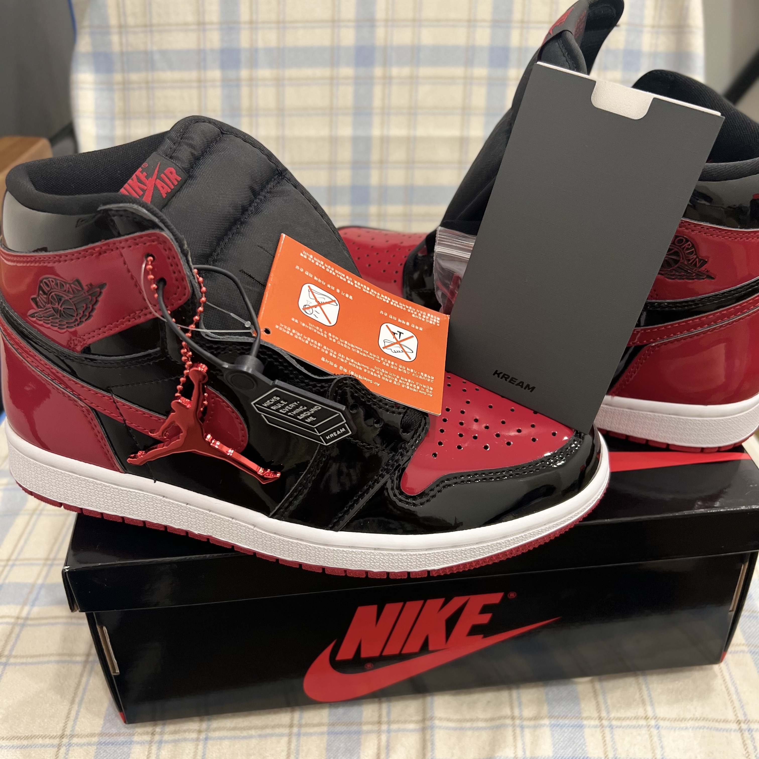 Jordan 1 Retro High OG Patent Bred 착용 스타일 - 2