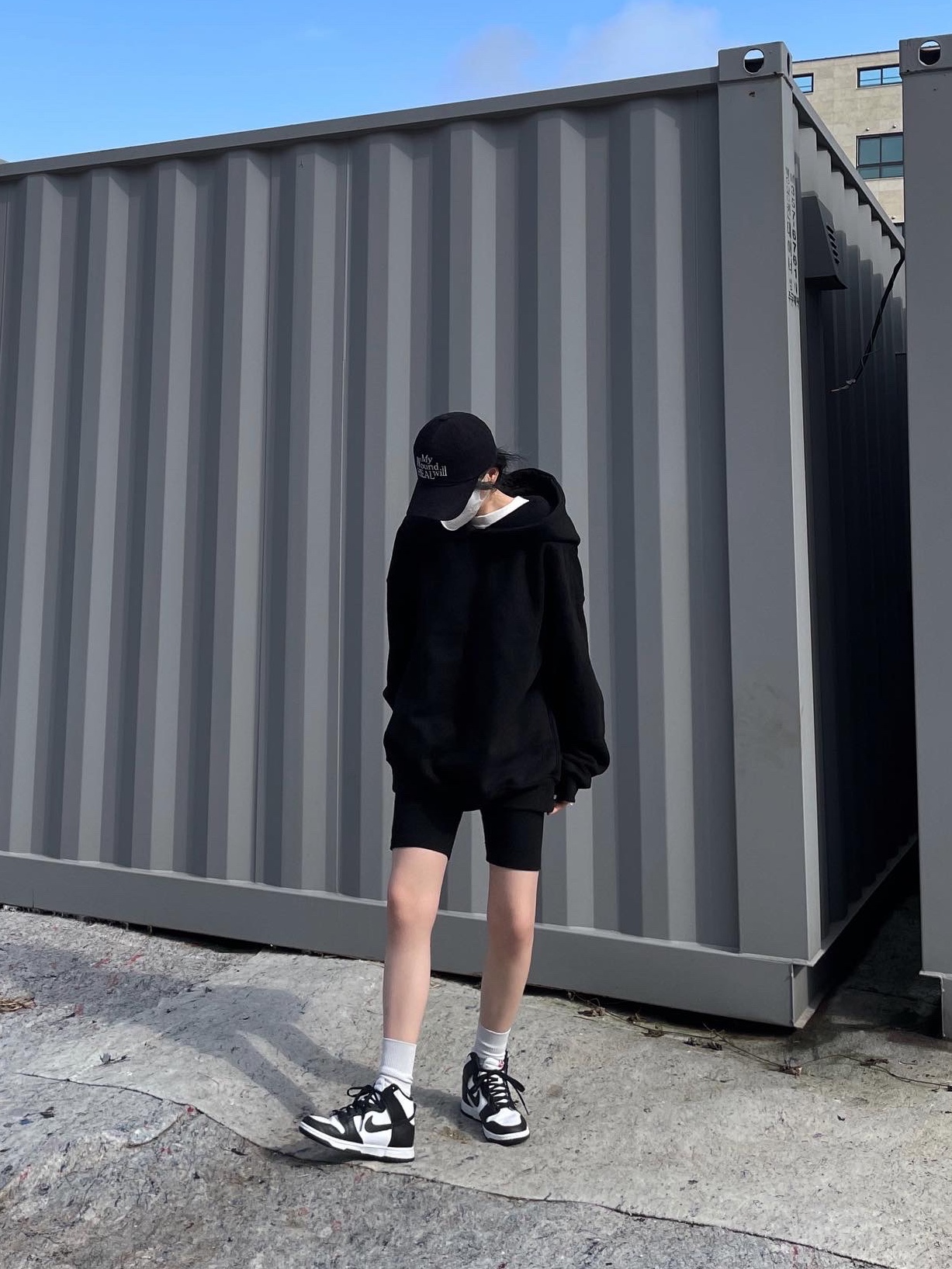 (W) Nike Dunk High Black and White 착용 스타일 - 4