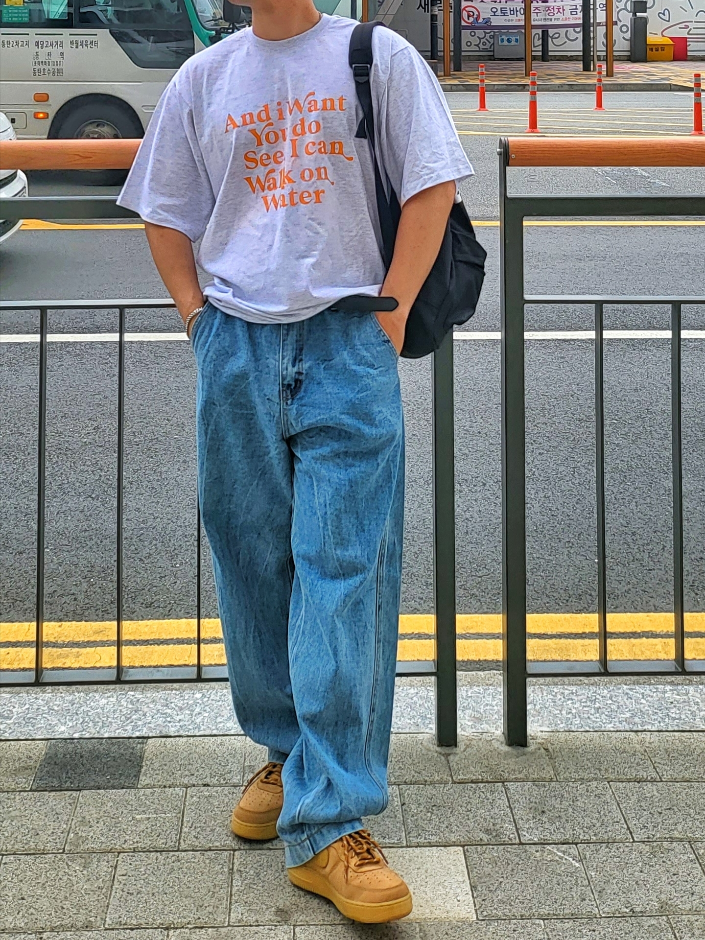 Nike Air Force 1 '07 WB Flax 착용 스타일 - 1