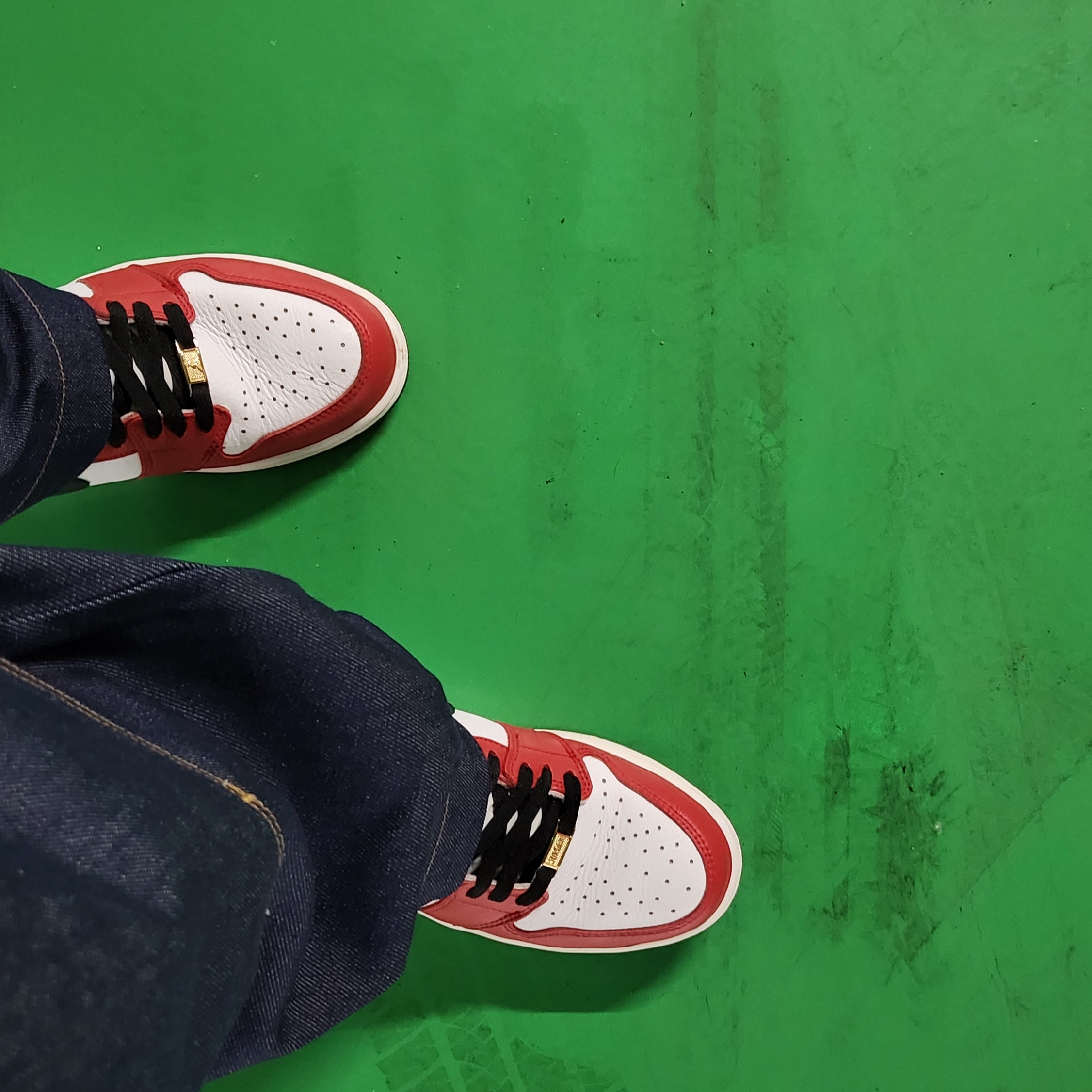 Jordan 1 Retro High OG Light Fusion Red 착용 스타일