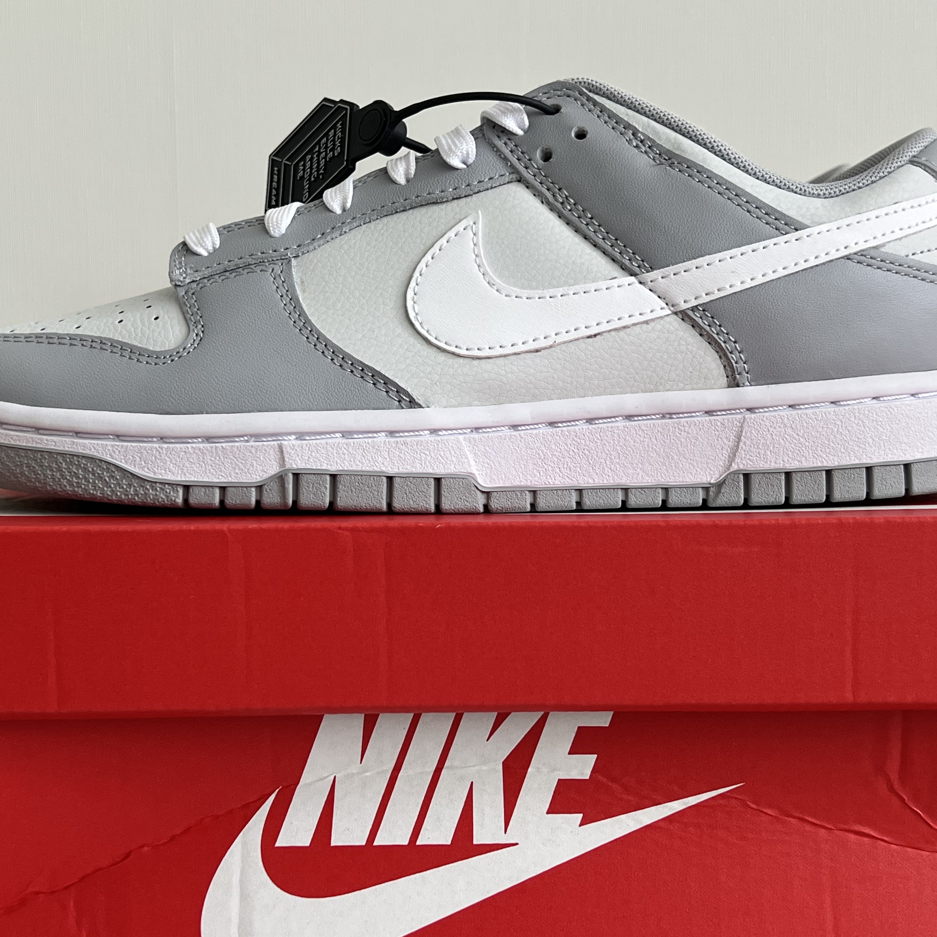 Nike Dunk Low Retro Wolf Grey 착용 스타일 - 1