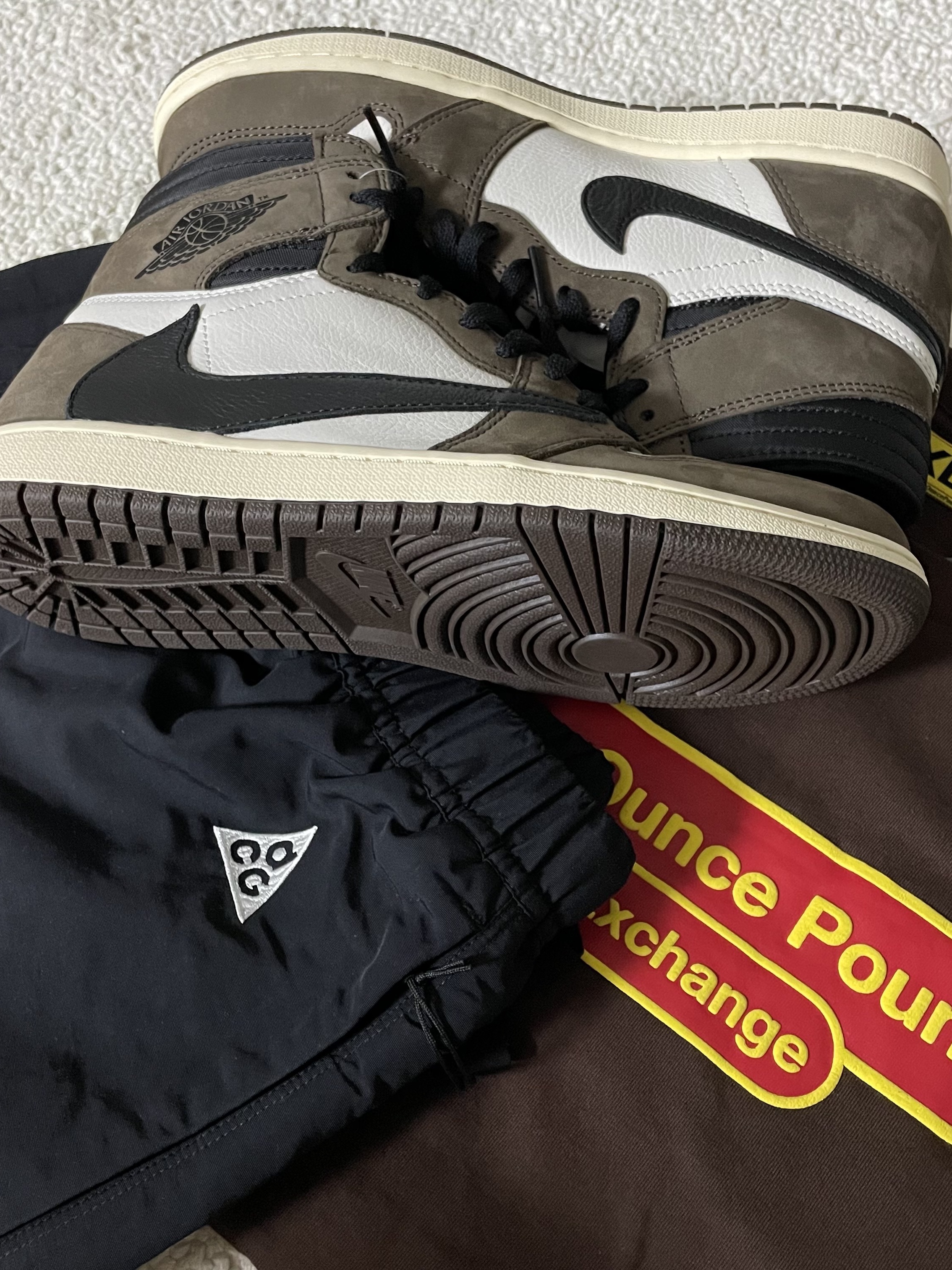 Nike NRG ACG Trail Shorts Black Anthracite - Asia, Jordan 1 x Travis Scott Retro High OG SP Mocha 착용 스타일 - 2