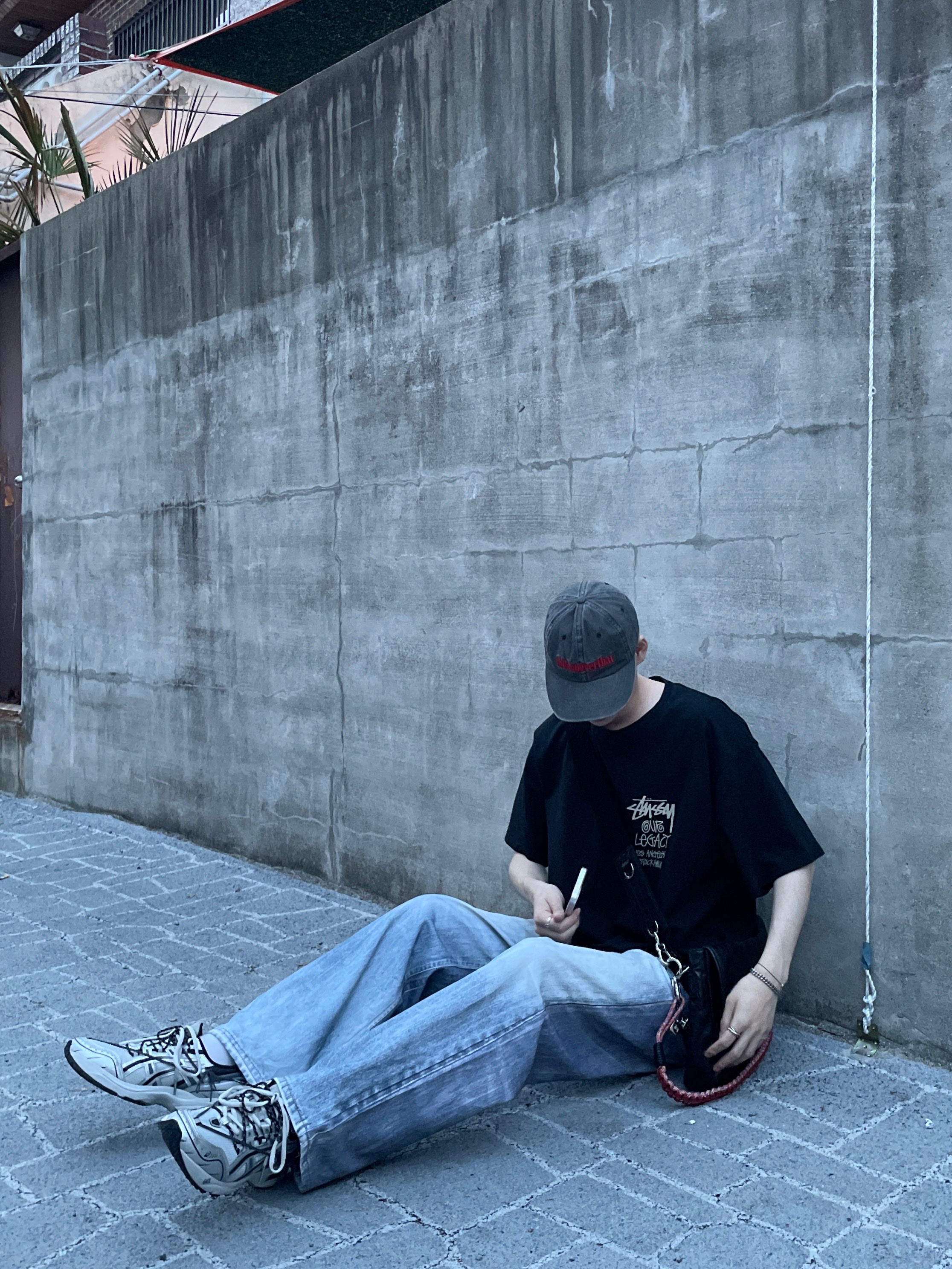 Stussy x Our Legacy Surfman Pig. Dyed T-Shirt Black - 21FW, Asics x Andersson Bell Gel-1090 Glacier Grey Silver 착용 스타일