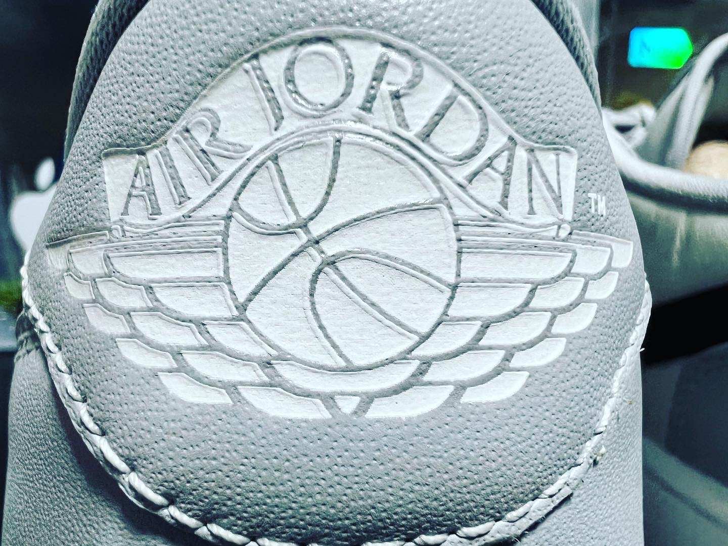 Jordan 1 Low Golf Wolf Grey 착용 스타일 - 4