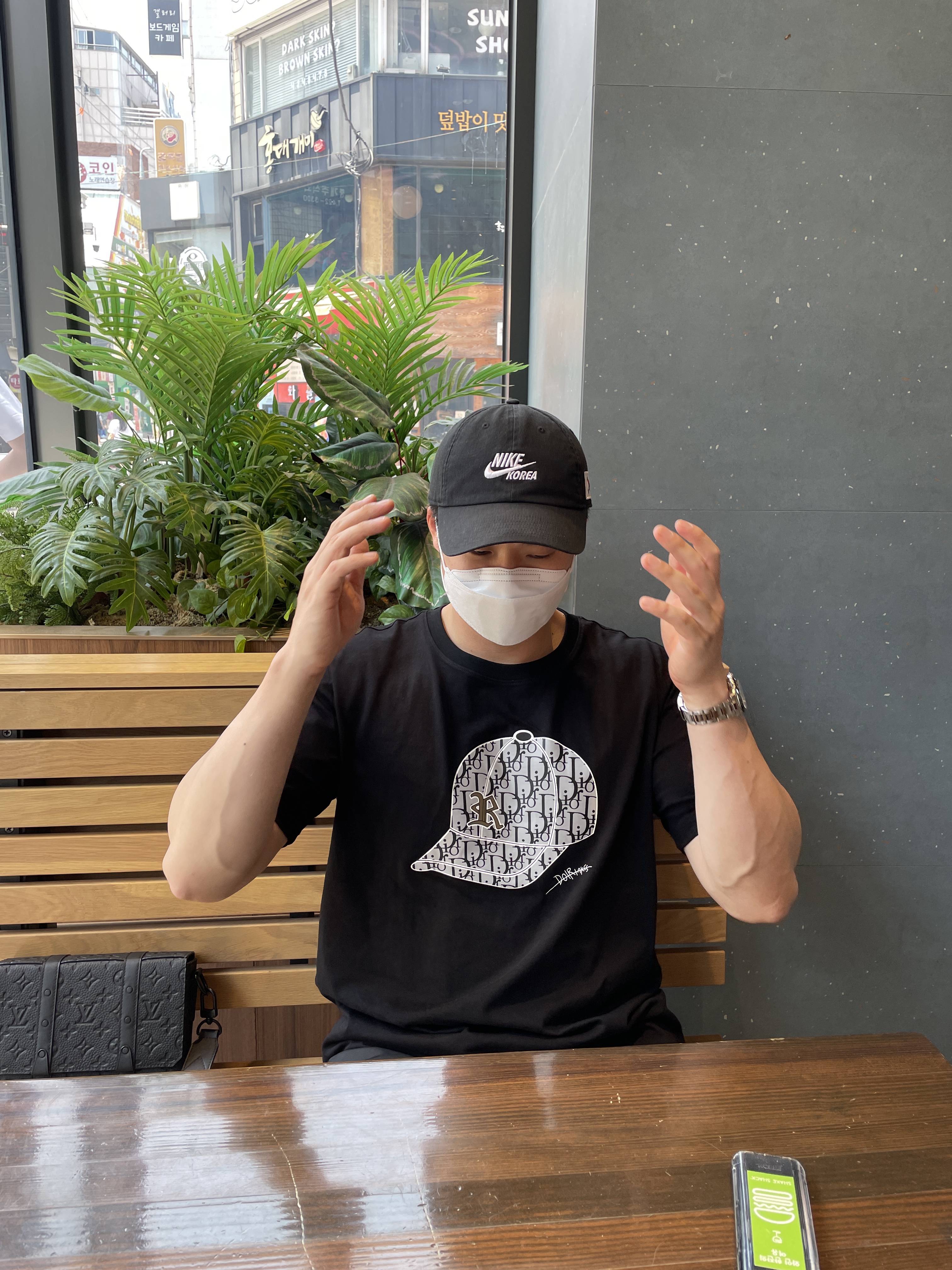 Nike H86 Korea Cap Black, Nike x Sacai VaporWaffle Royal Fuchsia 착용 스타일 - 2
