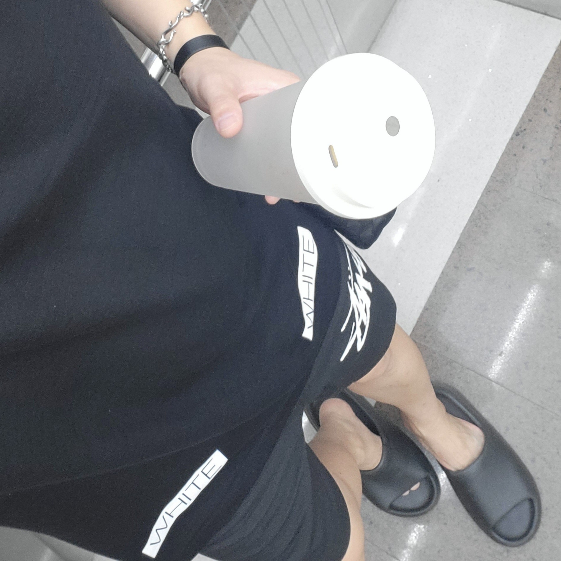 Adidas Yeezy Slide Onyx, Stussy Big Stock Water Shorts Black 착용 스타일