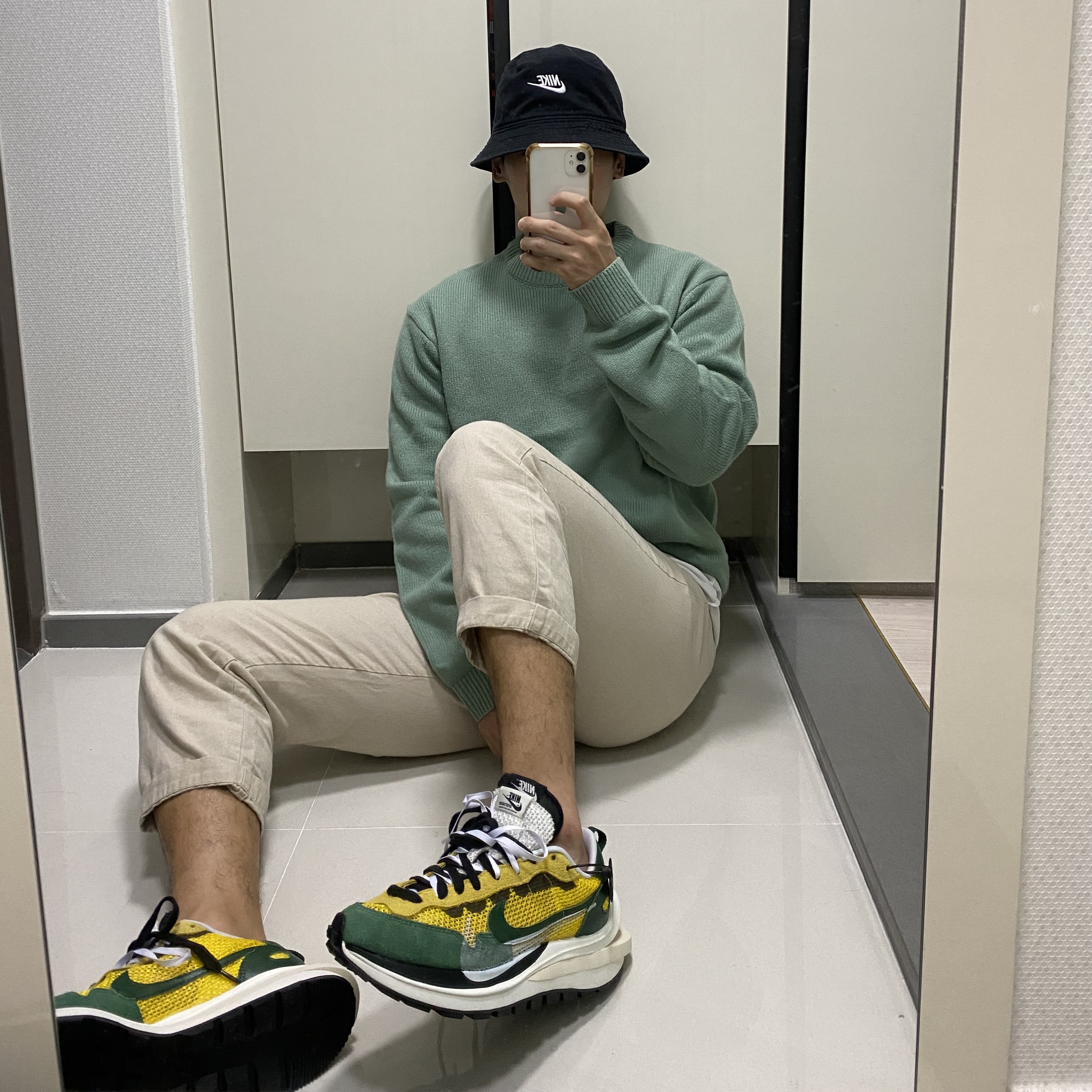 Nike x Sacai VaporWaffle Tour Yellow & Gorge Green Sail 착용 스타일