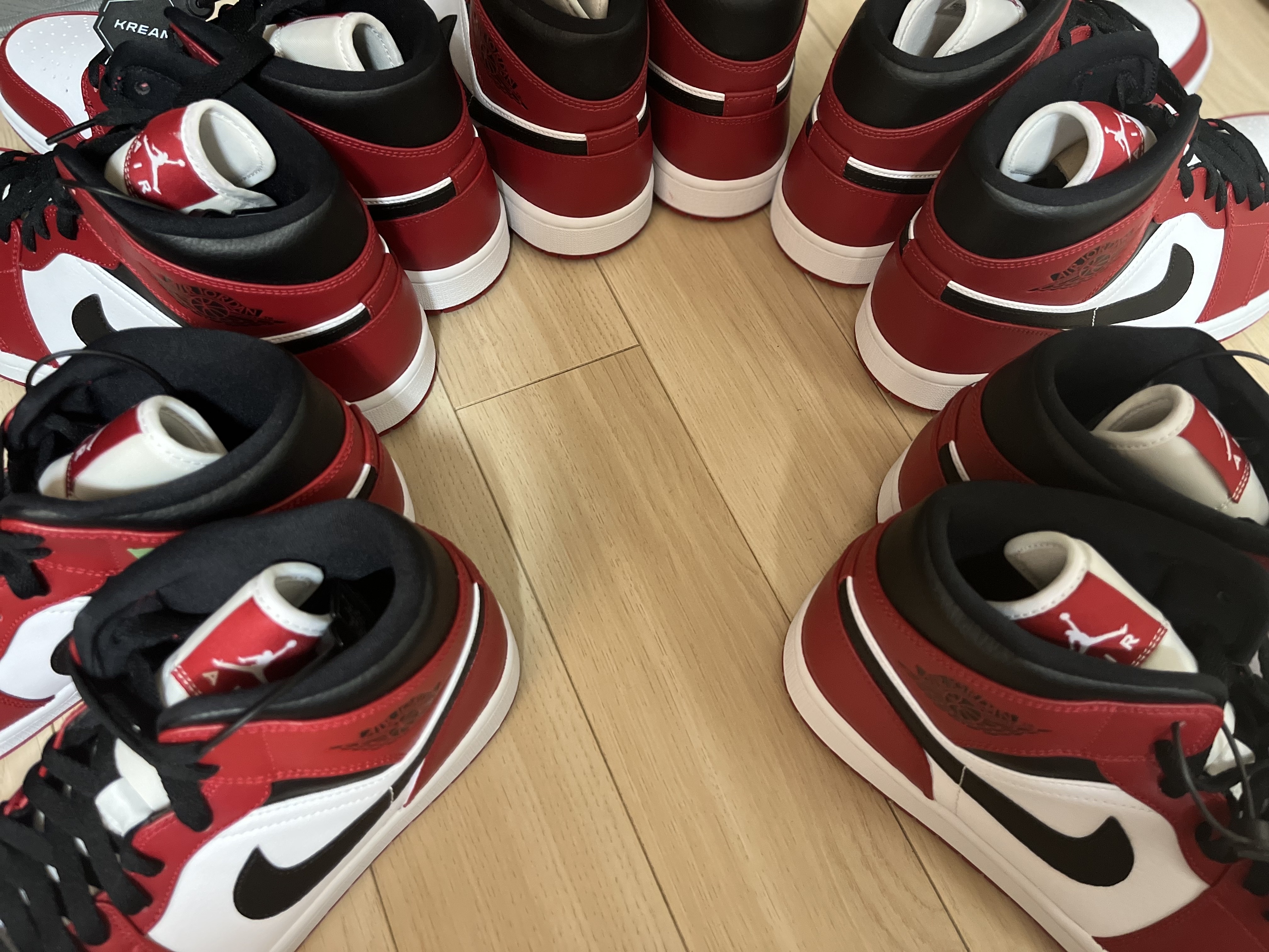 Jordan 1 Mid Chicago 2020 착용 스타일 - 1