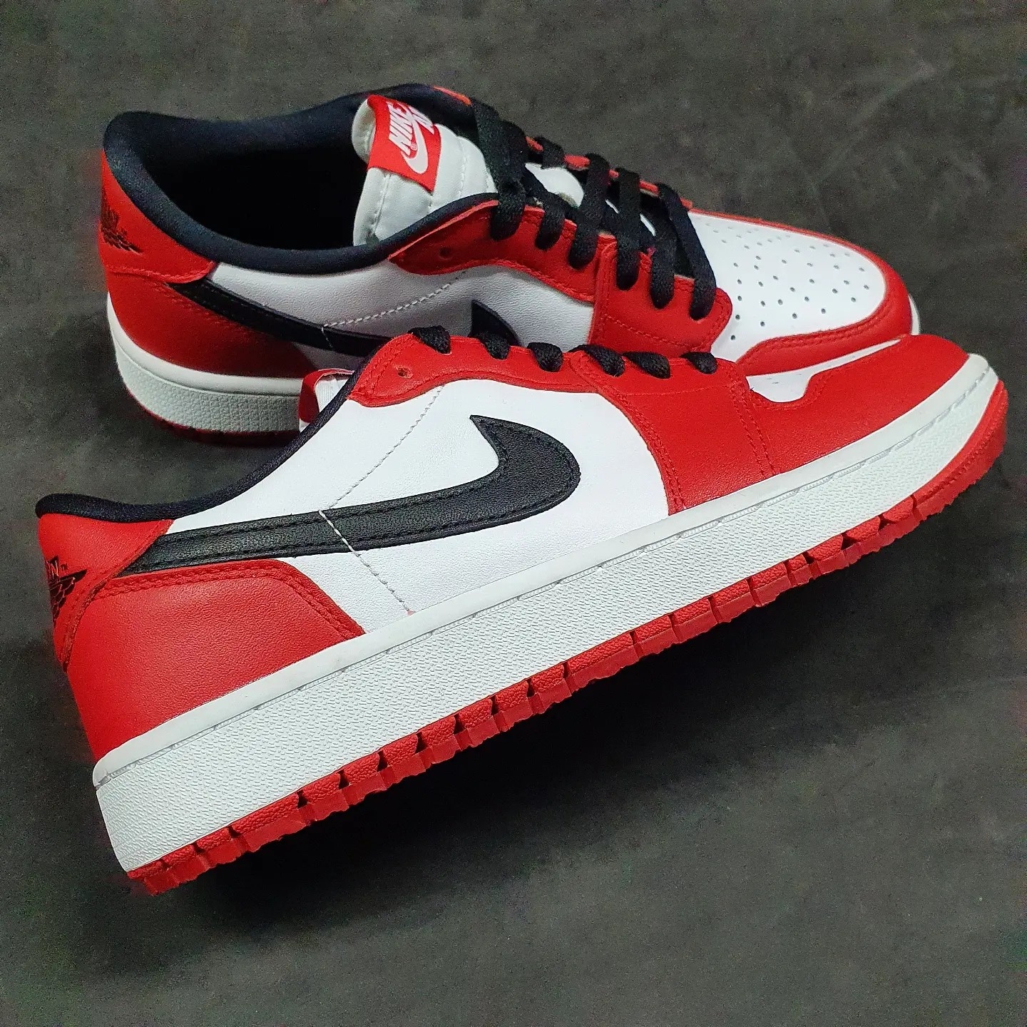 Jordan 1 Low Golf Chicago 착용 스타일 - 5