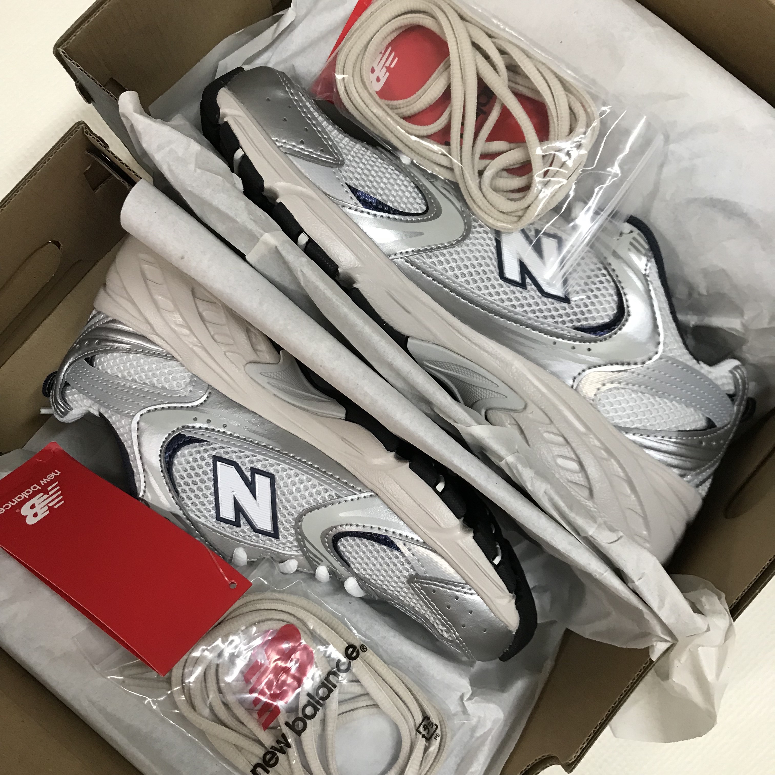 New Balance 530 Steel Grey 착용 스타일