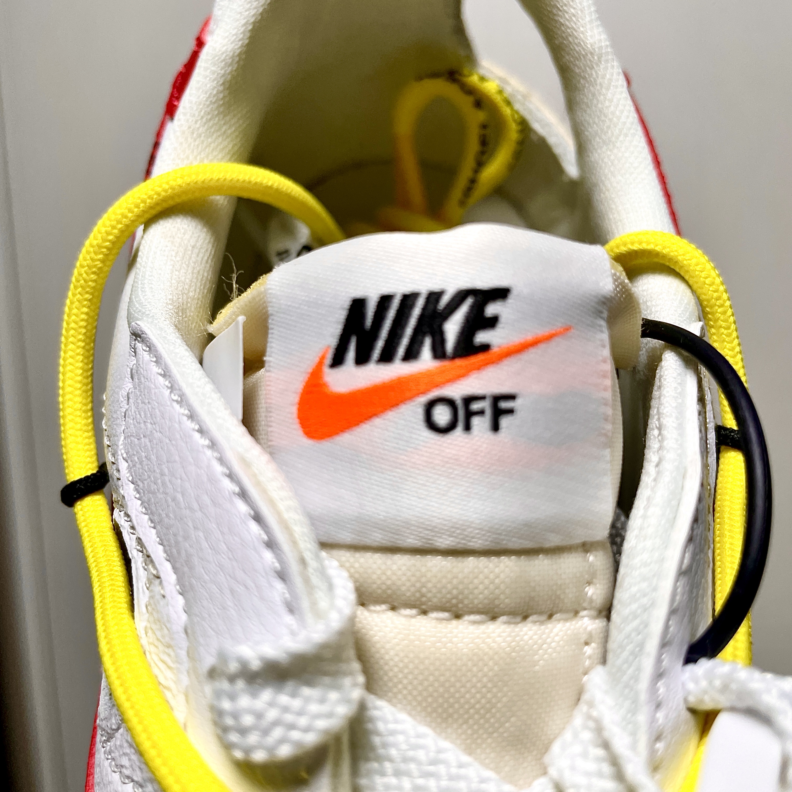Nike x Off-White Blazer Low '77 White and University Red 착용 스타일 - 3