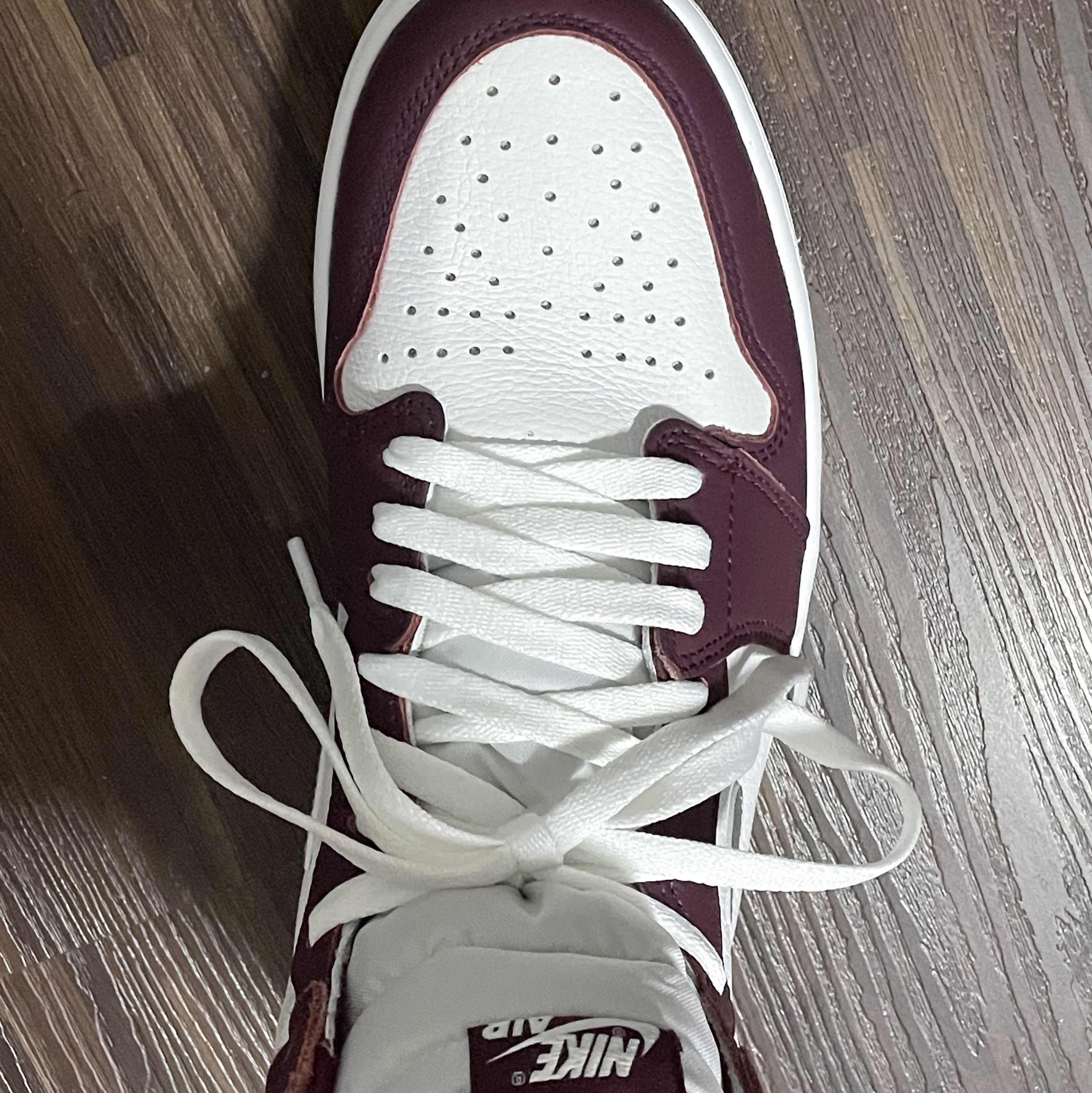Jordan 1 Retro High OG Bordeaux 착용 스타일