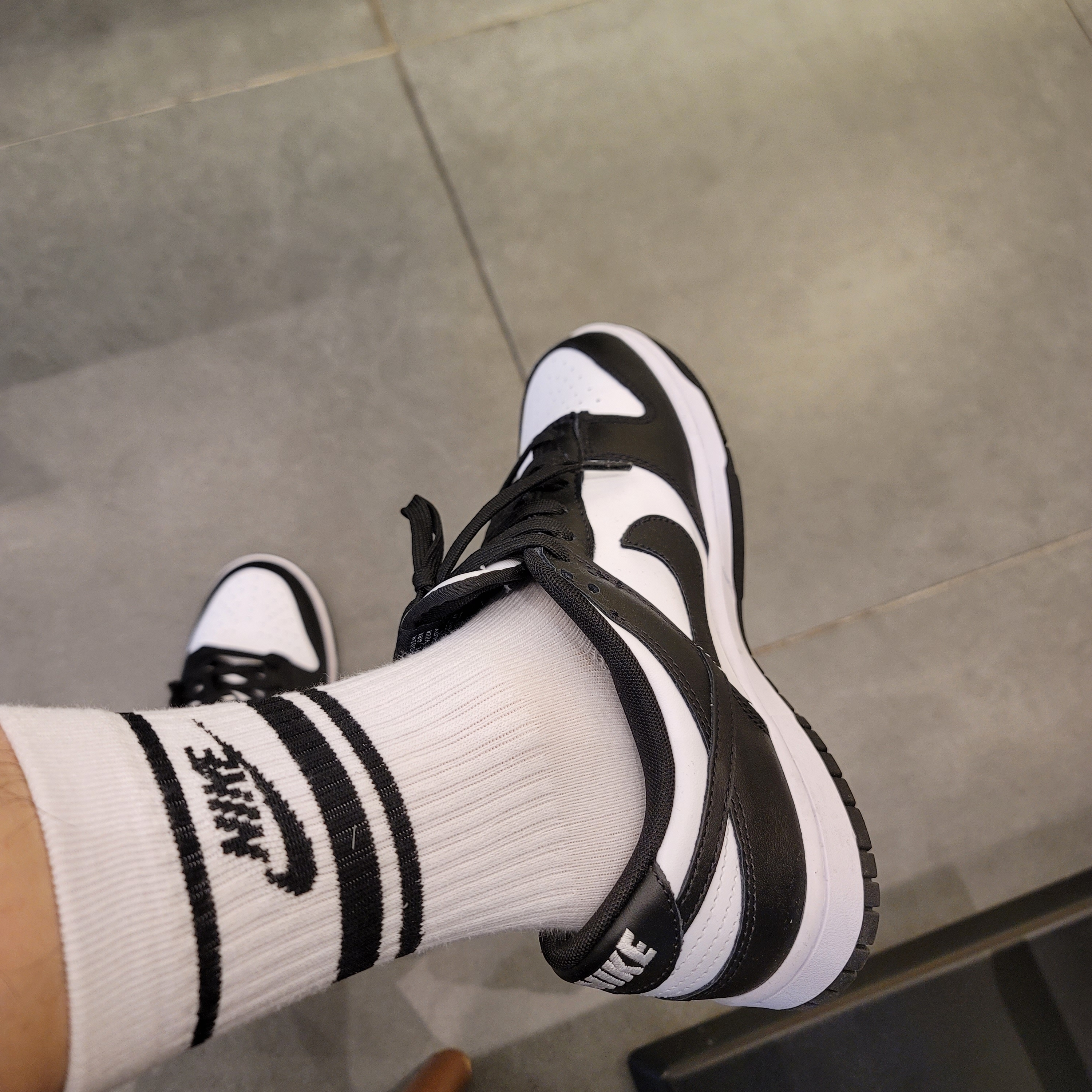 Nike Dunk Low Retro Black 착용 스타일