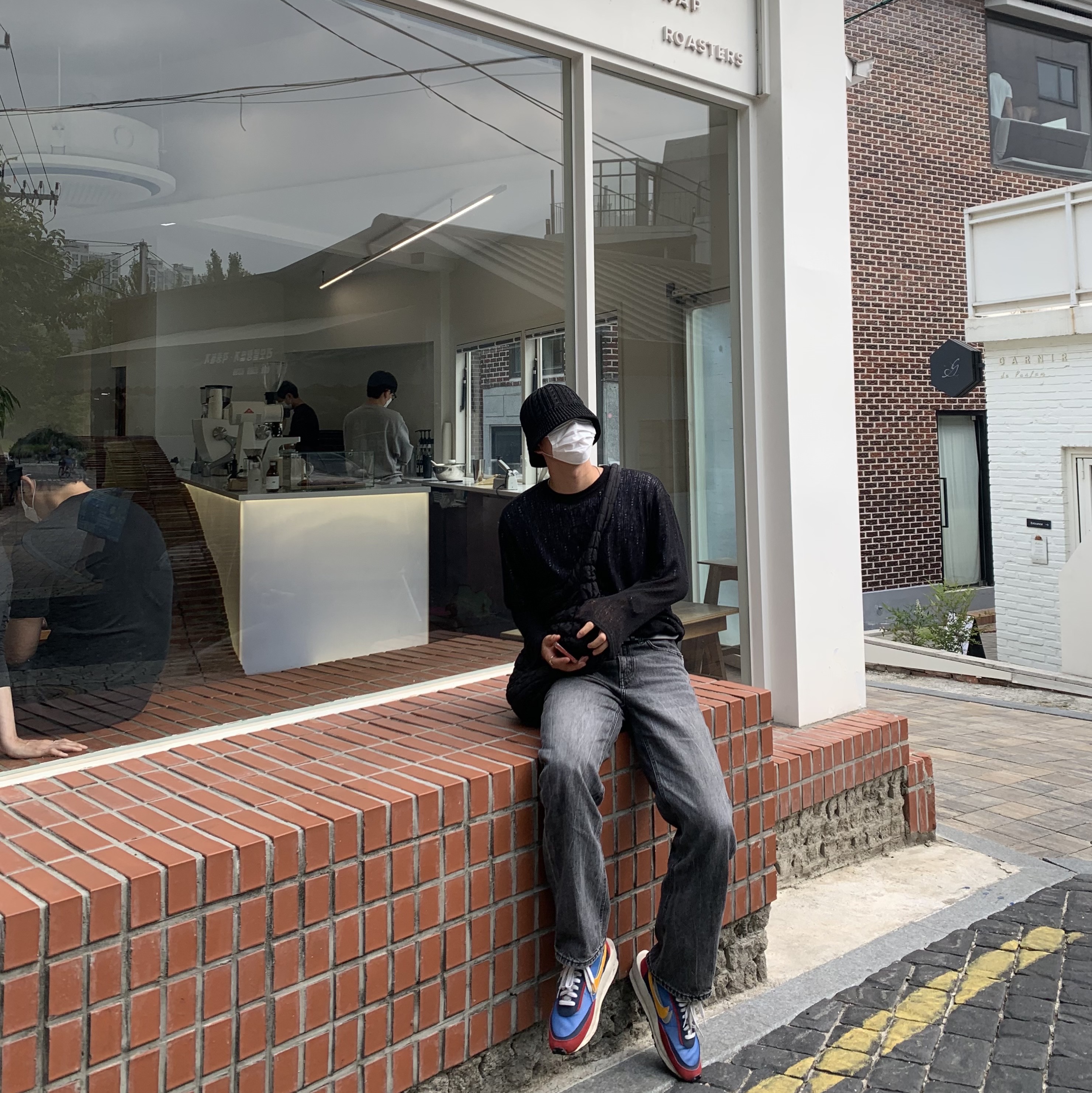 Stussy x Takahiromiyashita The Soloist 40 WT T-Shirt, Nike x Sacai LDWaffle Blue Multi 착용 스타일