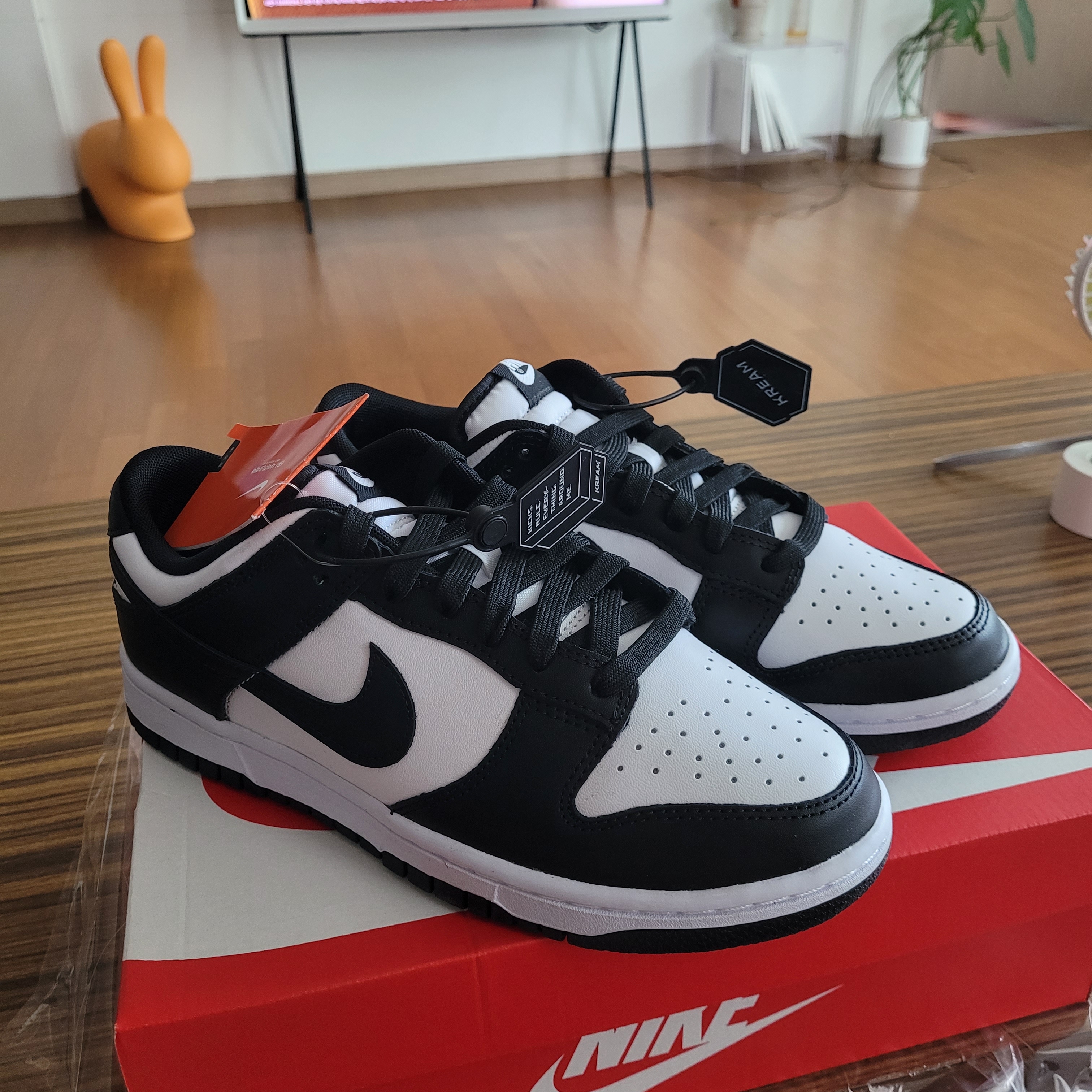 Nike Dunk Low Retro Black 착용 스타일 - 1