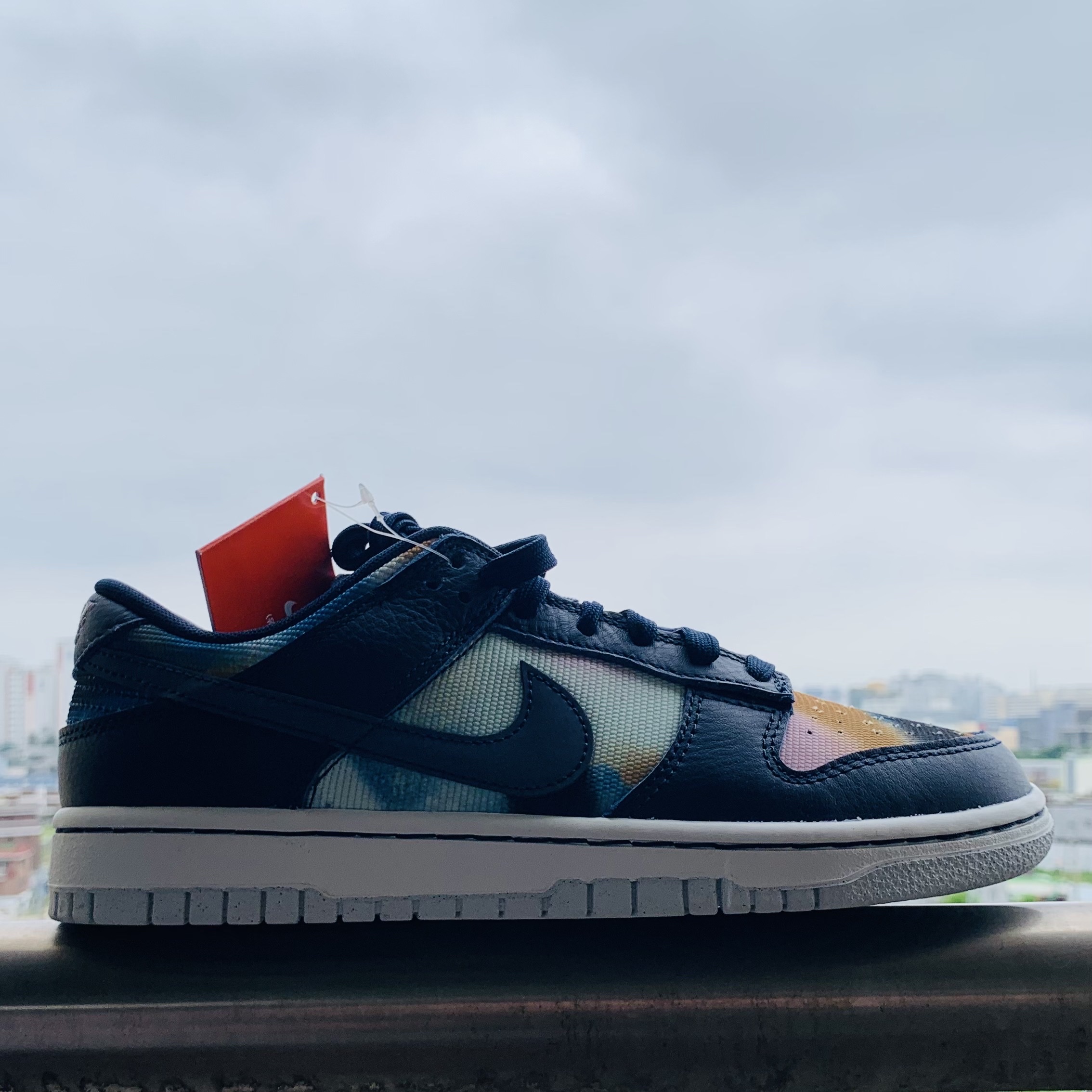 Nike Dunk Low Retro PRM Obsidian Graffiti, Nike x Kasina Air Max 1 SP Won-Ang Particle Grey 착용 스타일 - 1