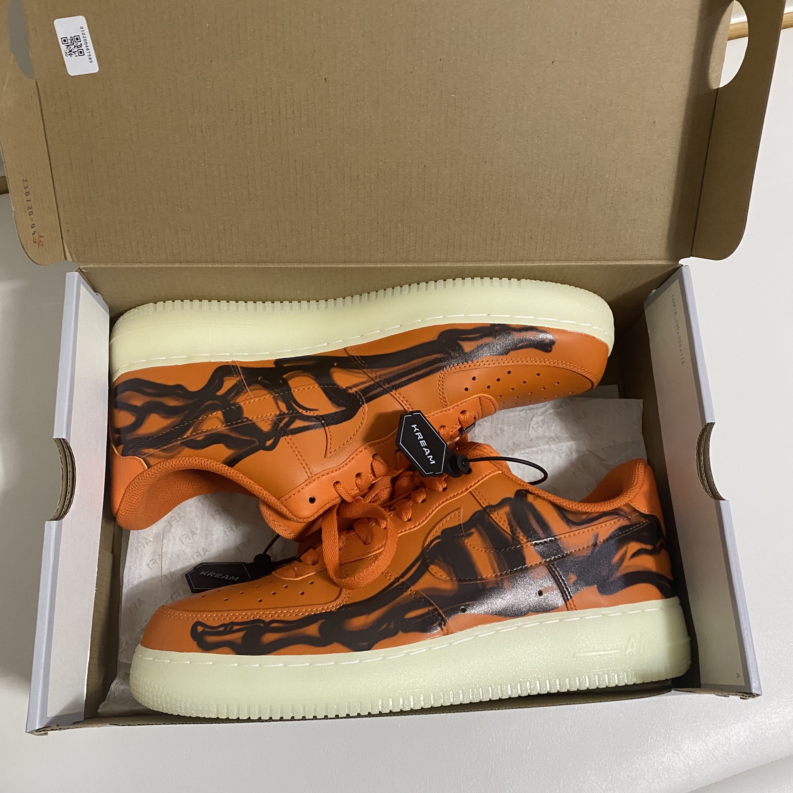 Nike Air Force 1 Low '07 Orange Skeleton 착용 스타일